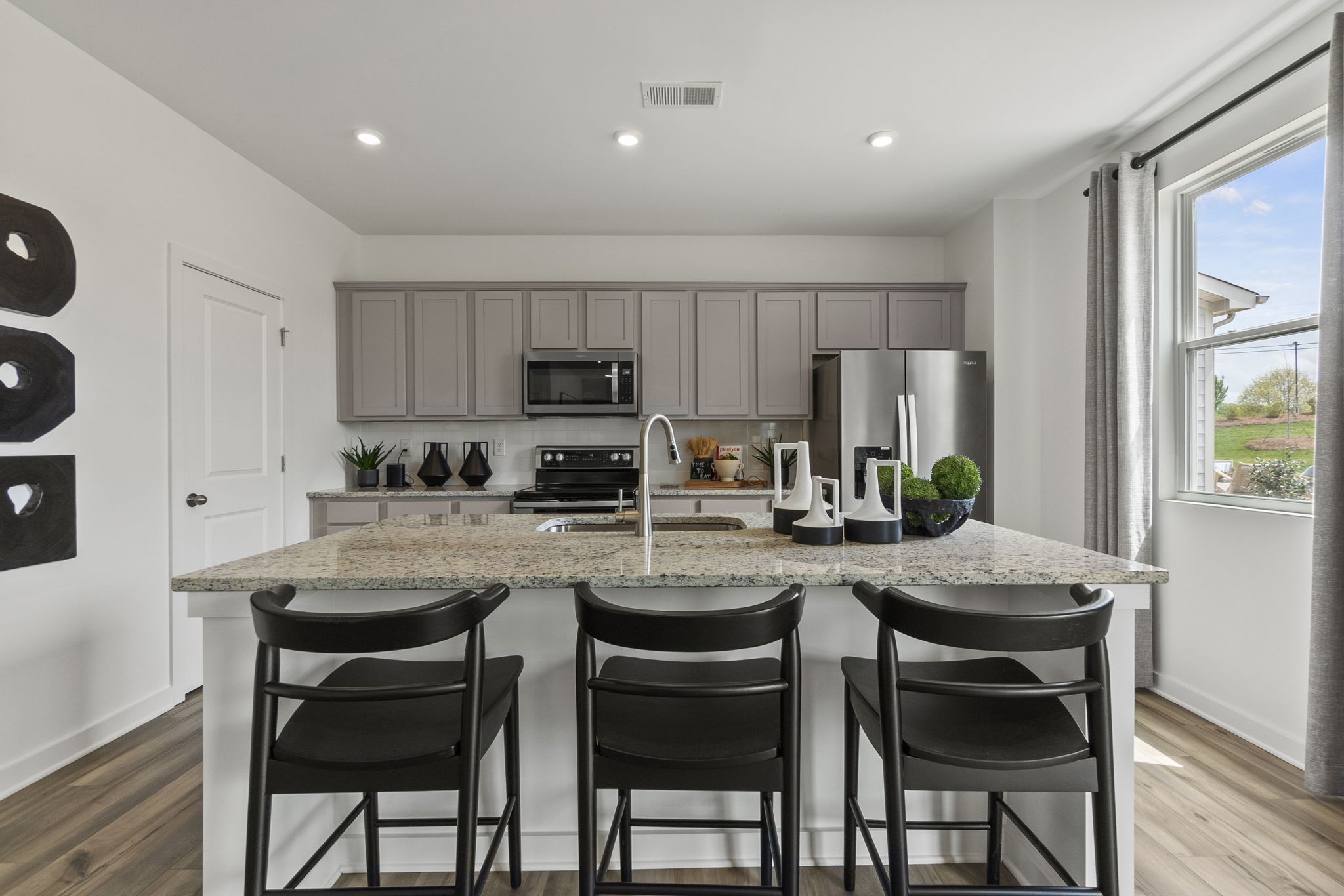 1275 Daphne Dr