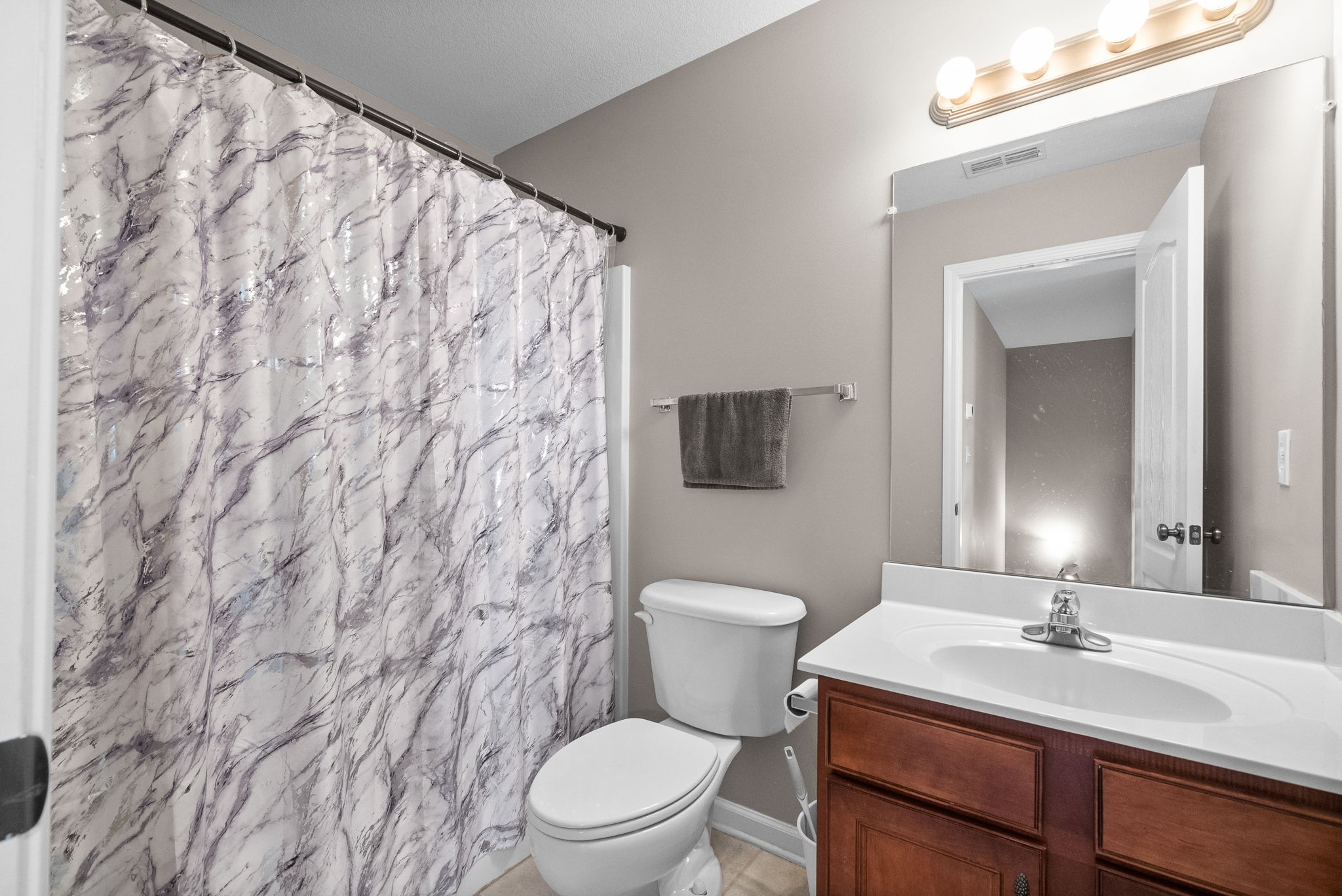 3144 Holly Pt