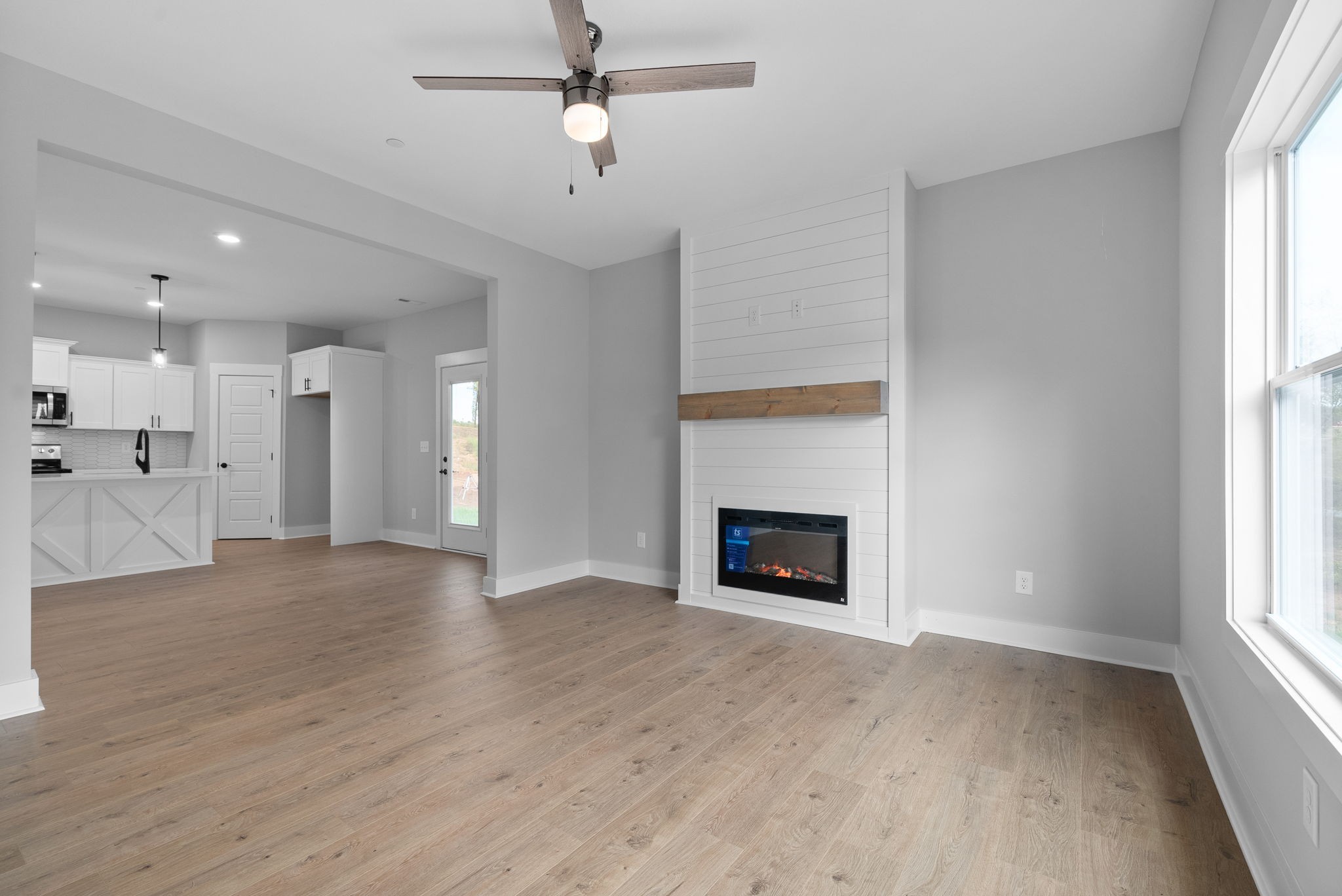 1060 Fox Dr