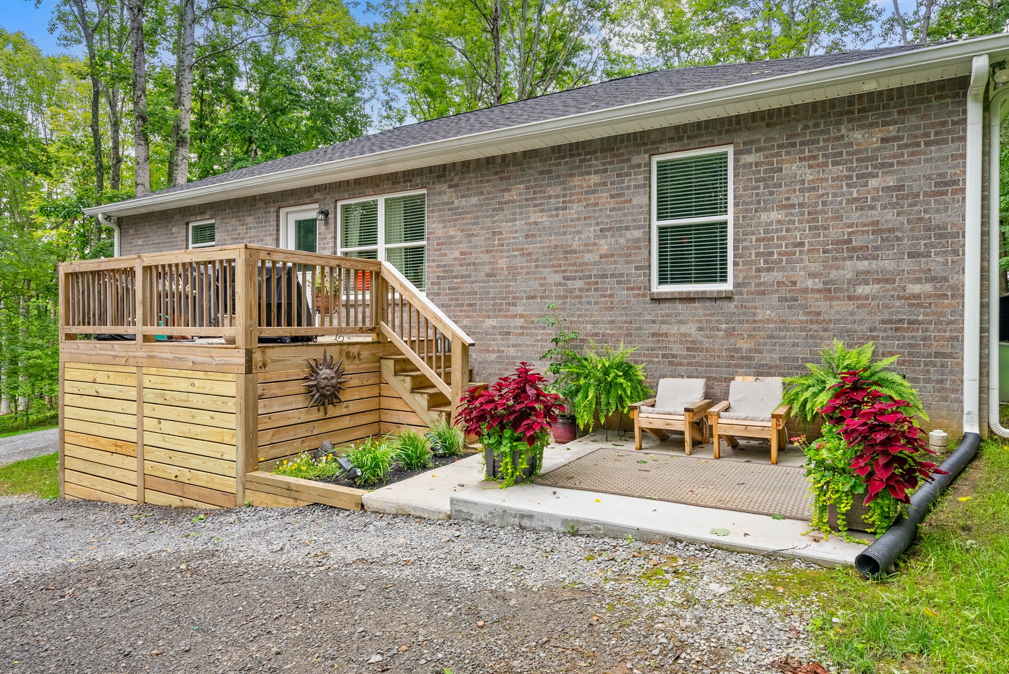 516 Cedarcrest Dr
