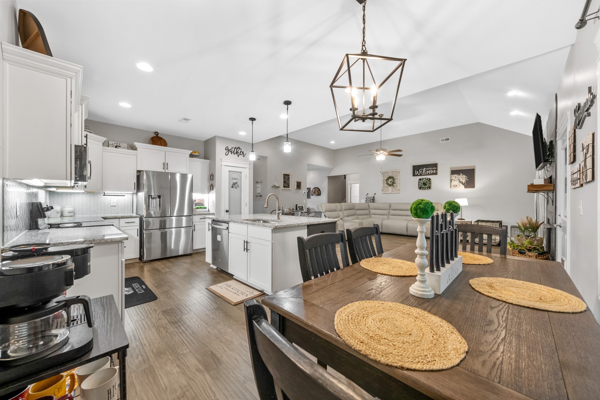 3294 Dabney Ln