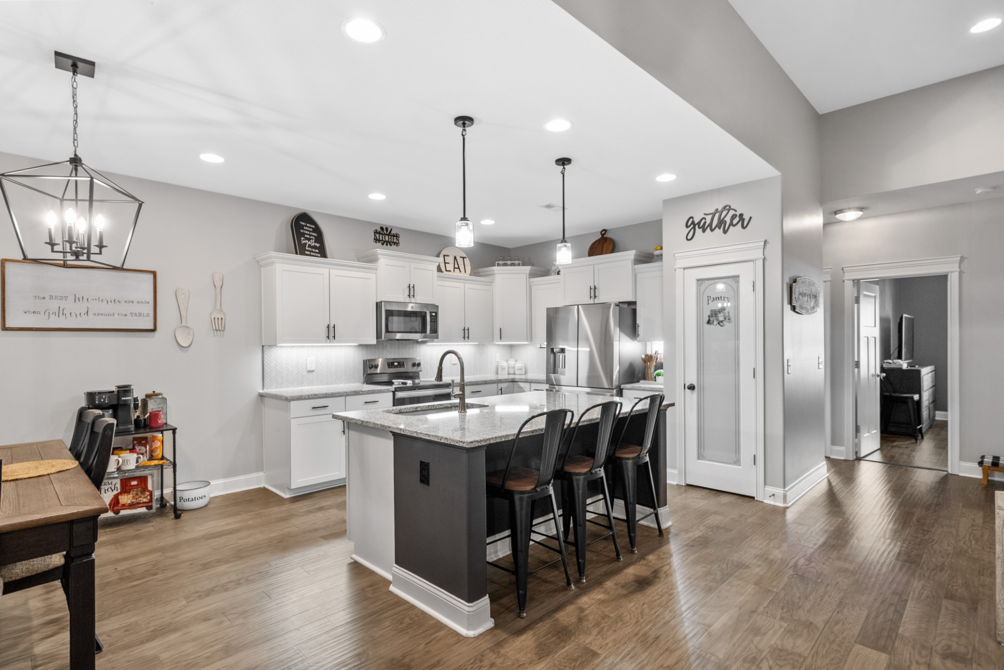 3294 Dabney Ln