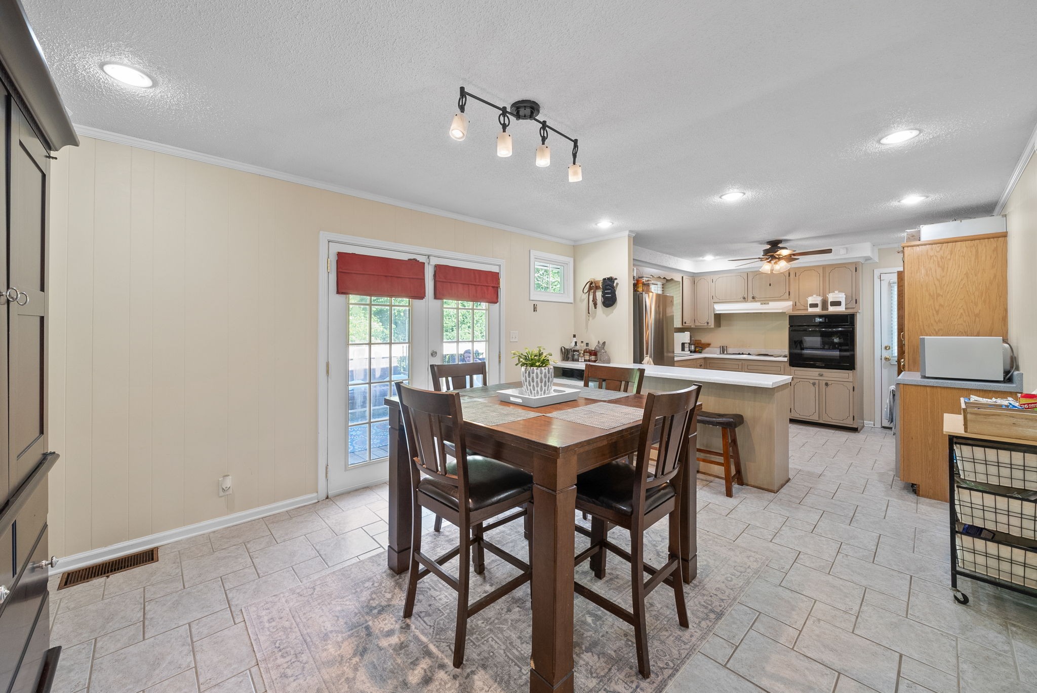 1001 Issac Clifton Rd
