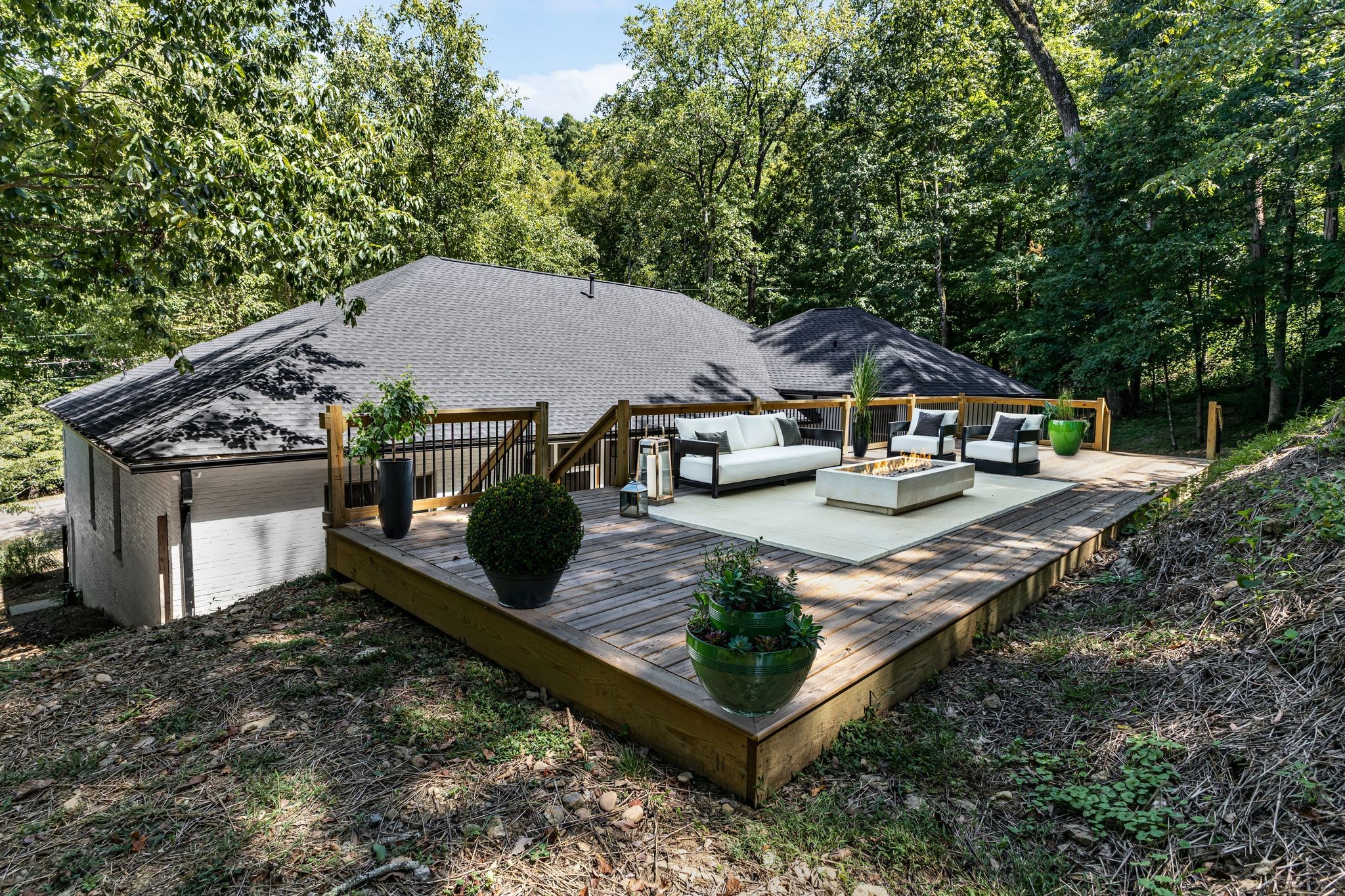 409 Wayside Ct
