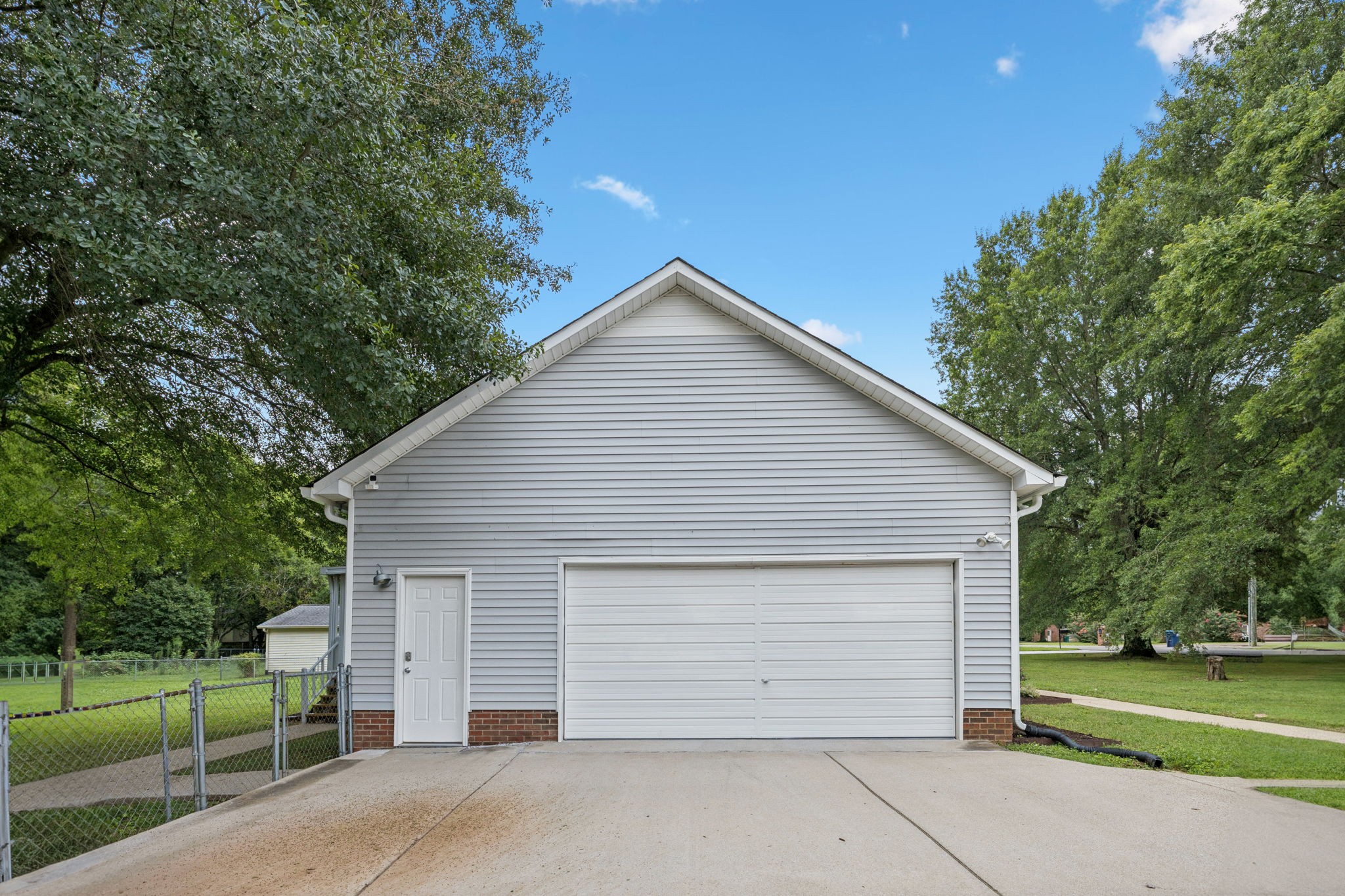 102 Sundown Dr
