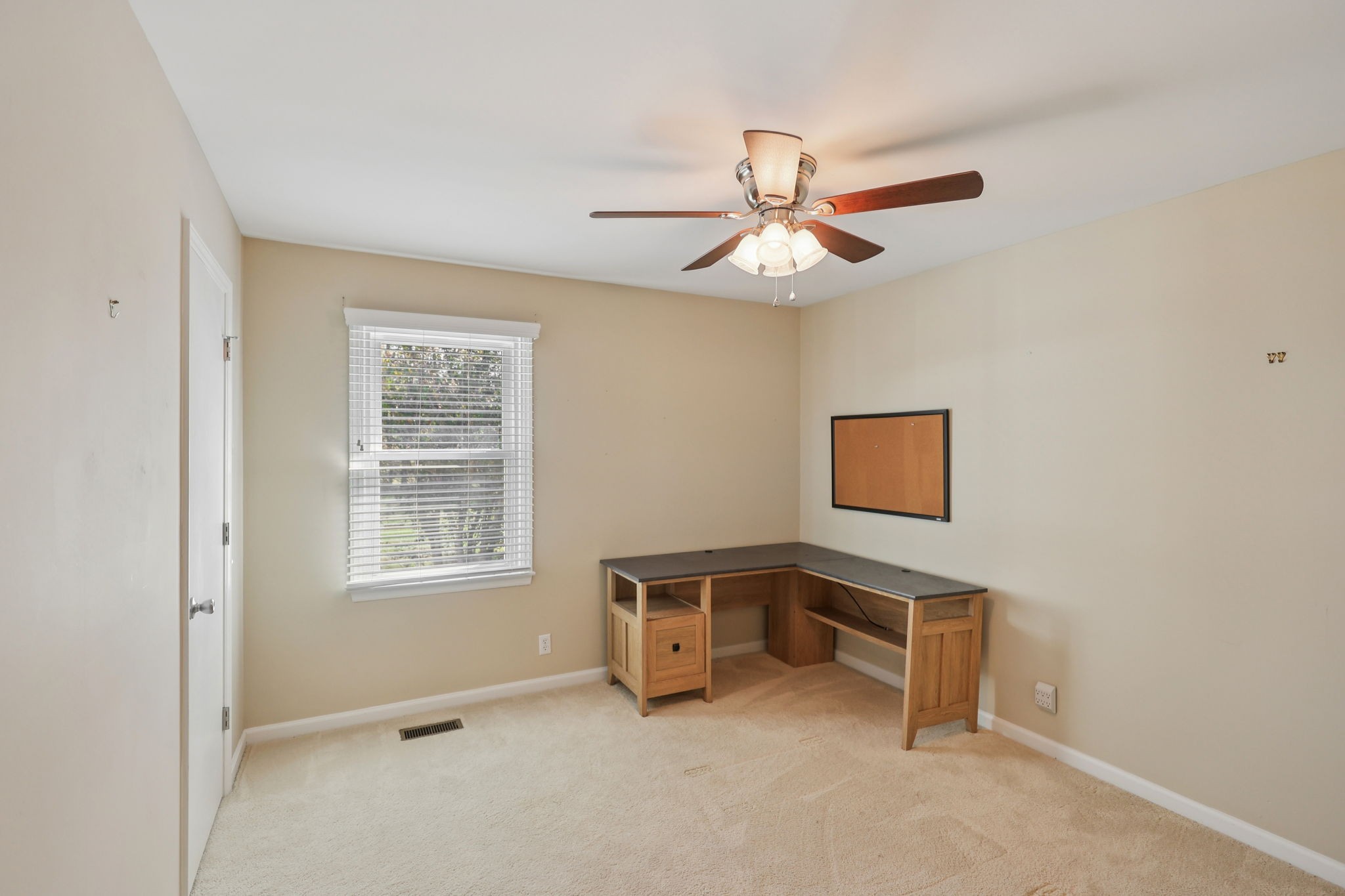 102 Sundown Dr