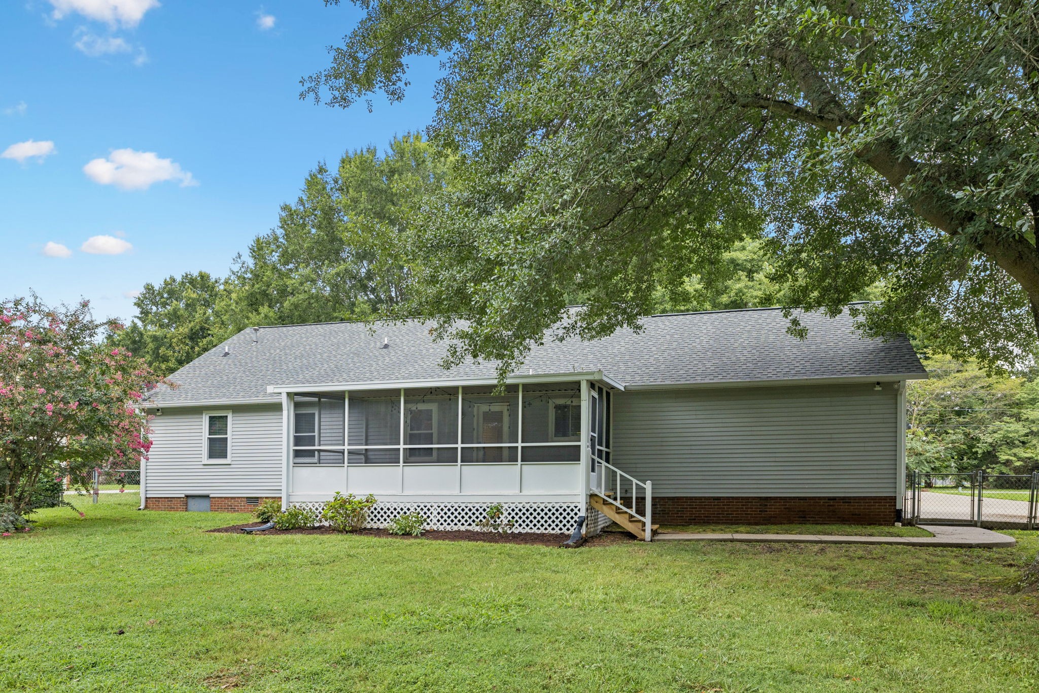 102 Sundown Dr