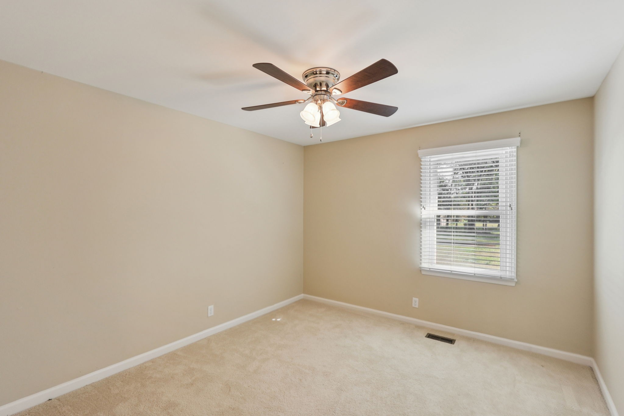 102 Sundown Dr