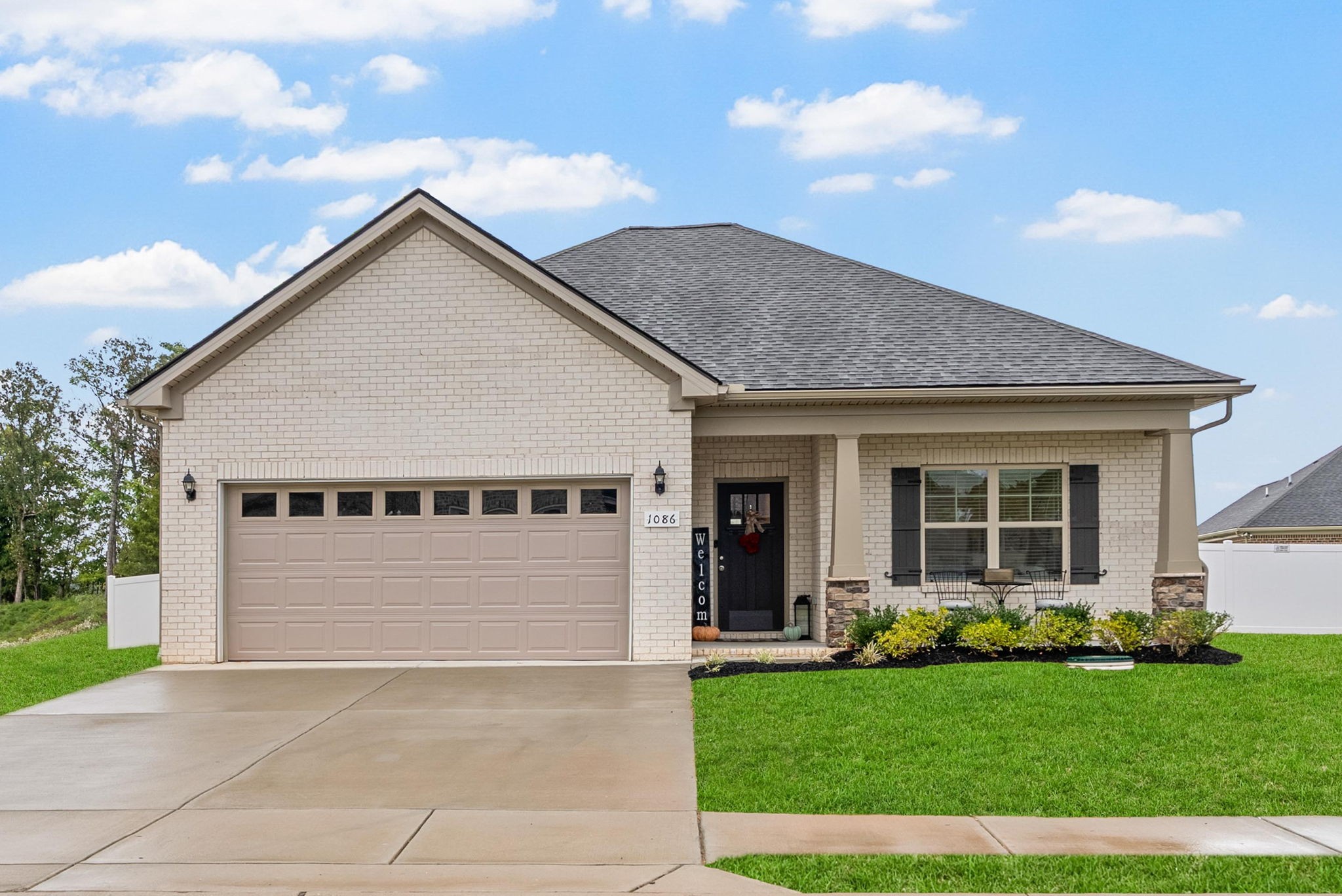 1086 Amber Hills Dr