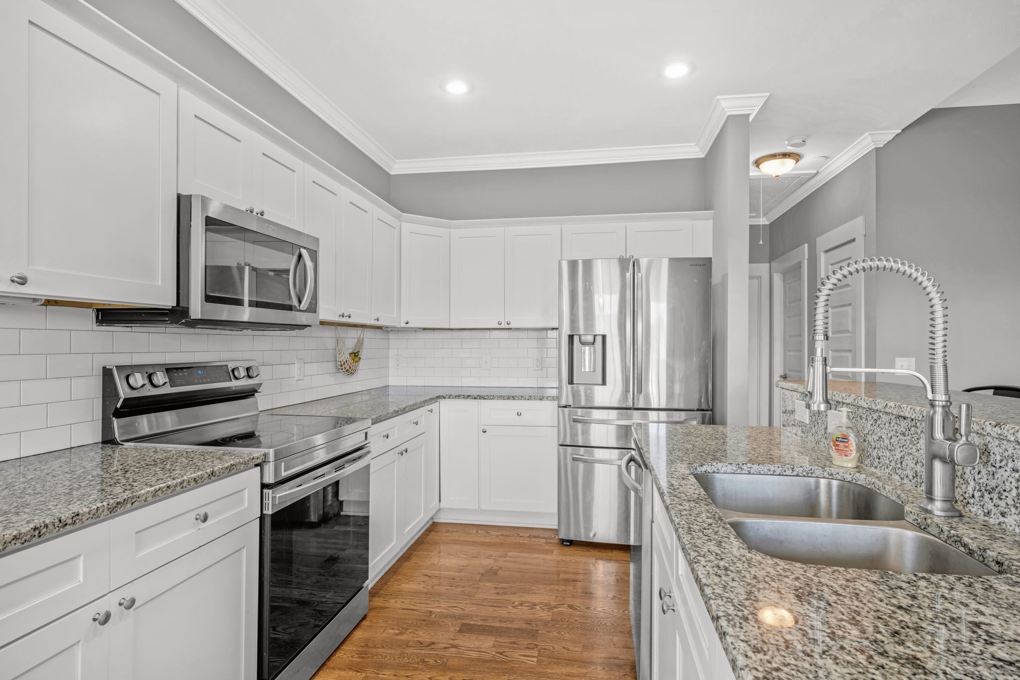 1021 Tulip Dr