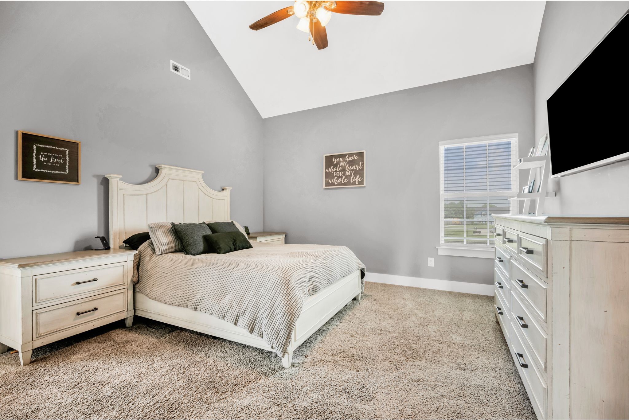 1021 Tulip Dr