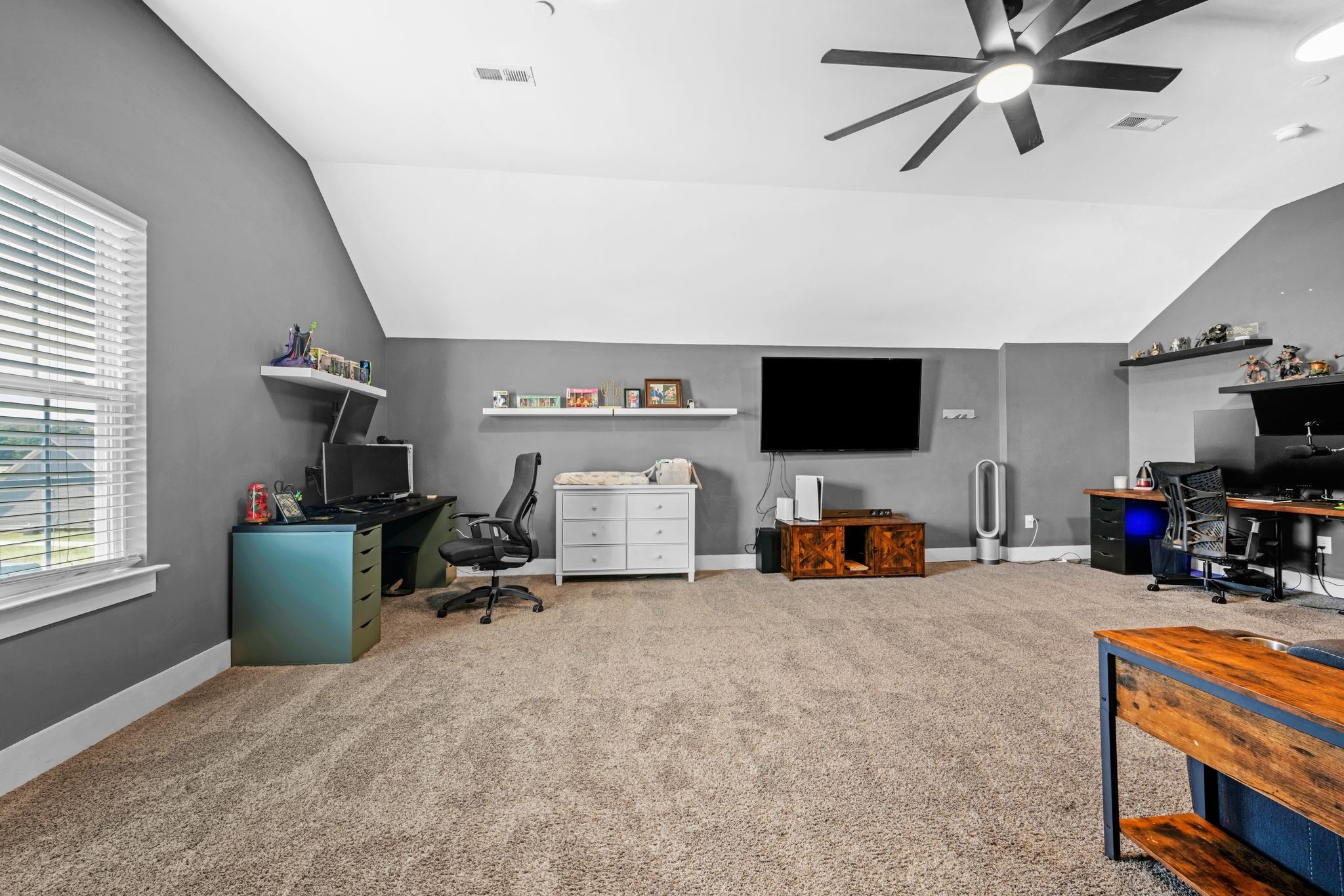 1021 Tulip Dr