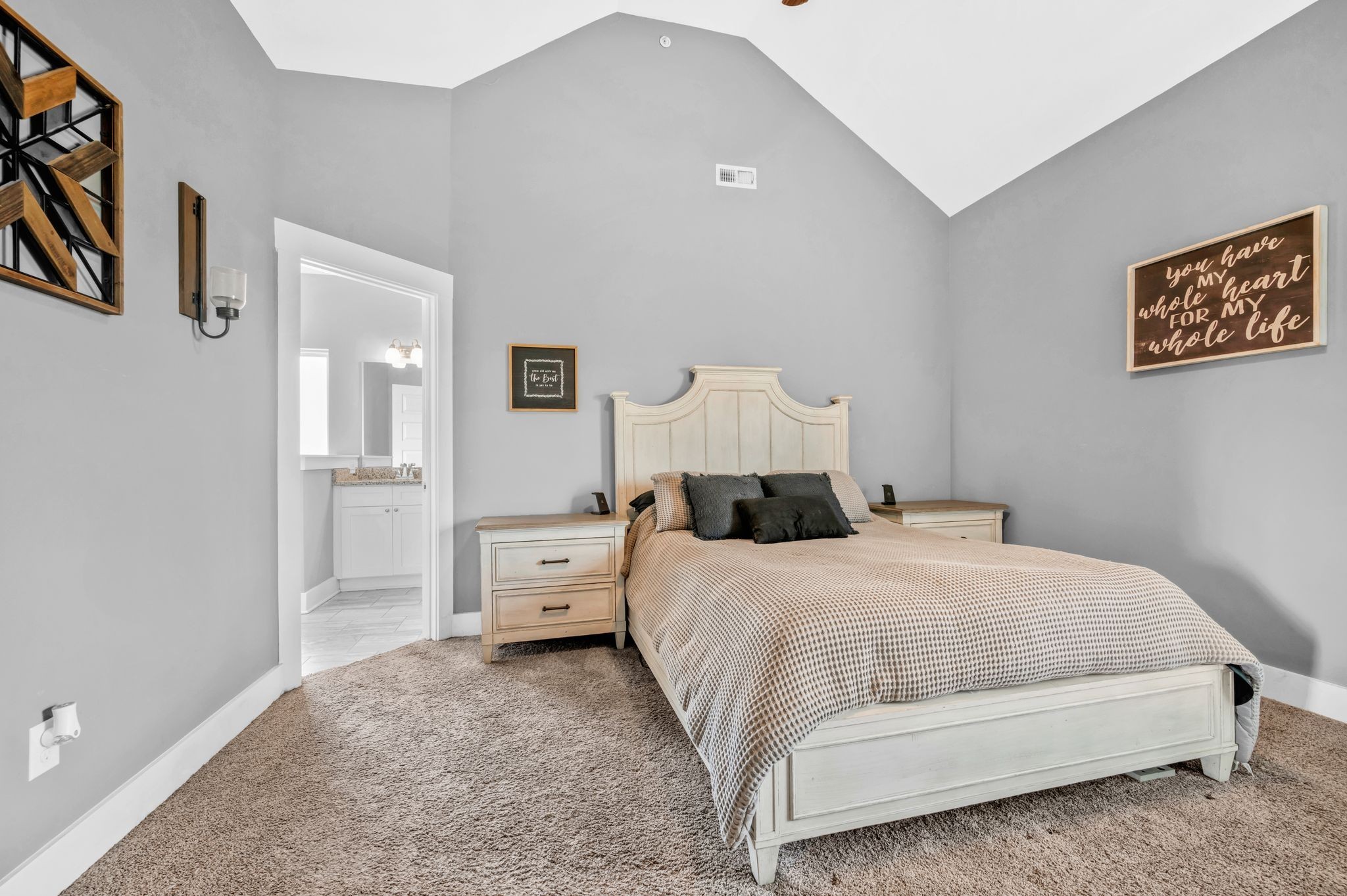 1021 Tulip Dr