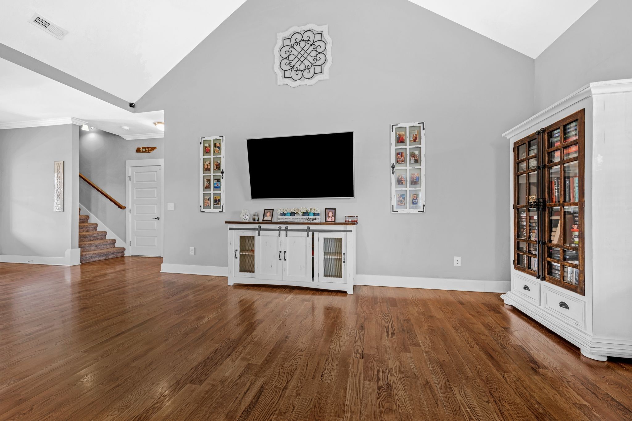 1021 Tulip Dr