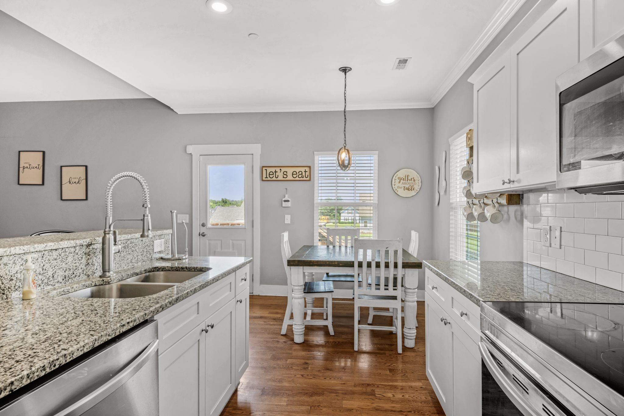 1021 Tulip Dr