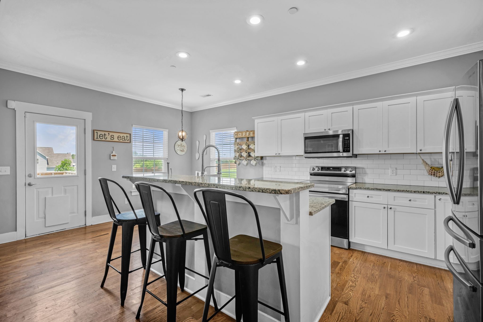 1021 Tulip Dr