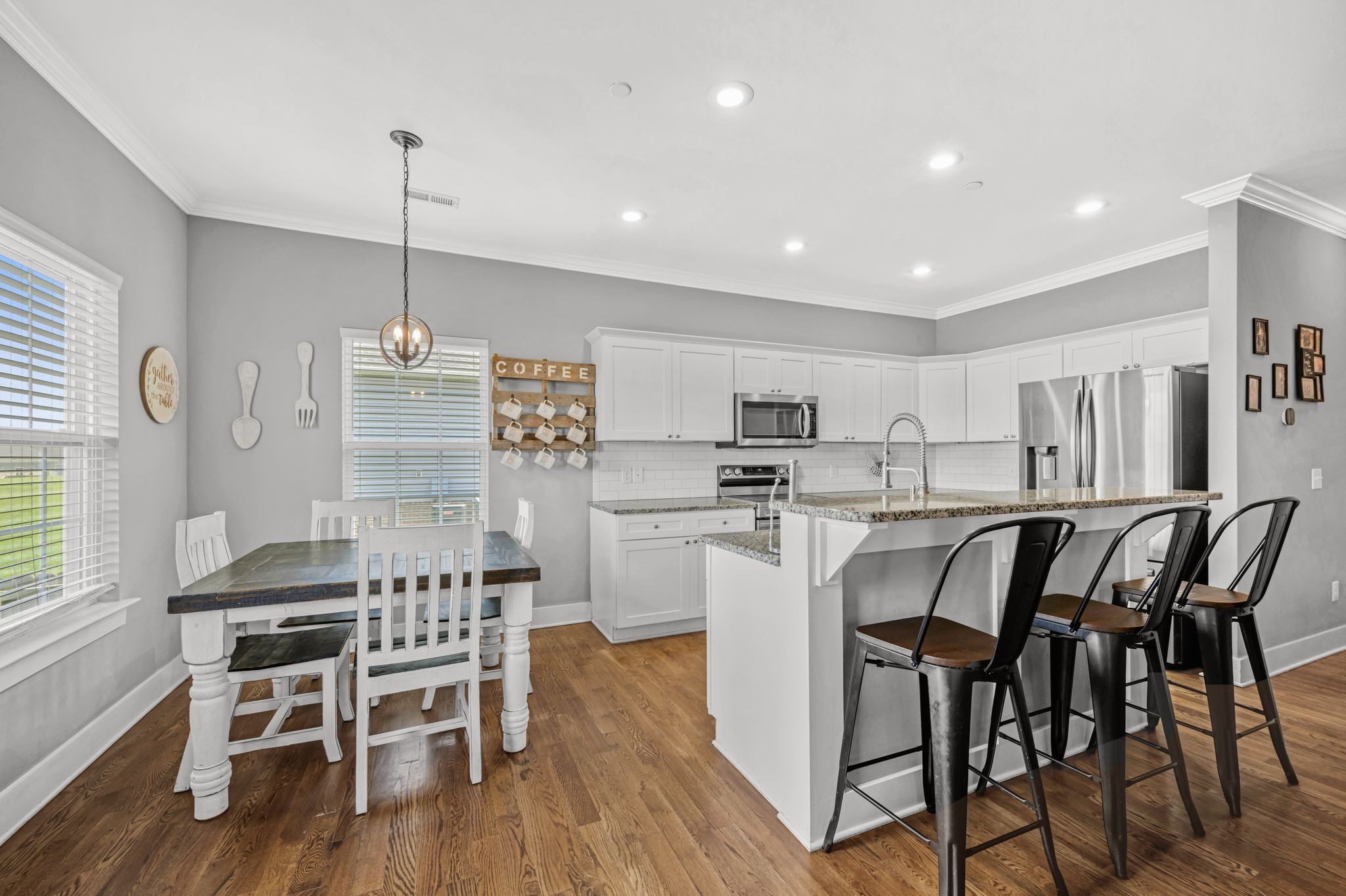 1021 Tulip Dr