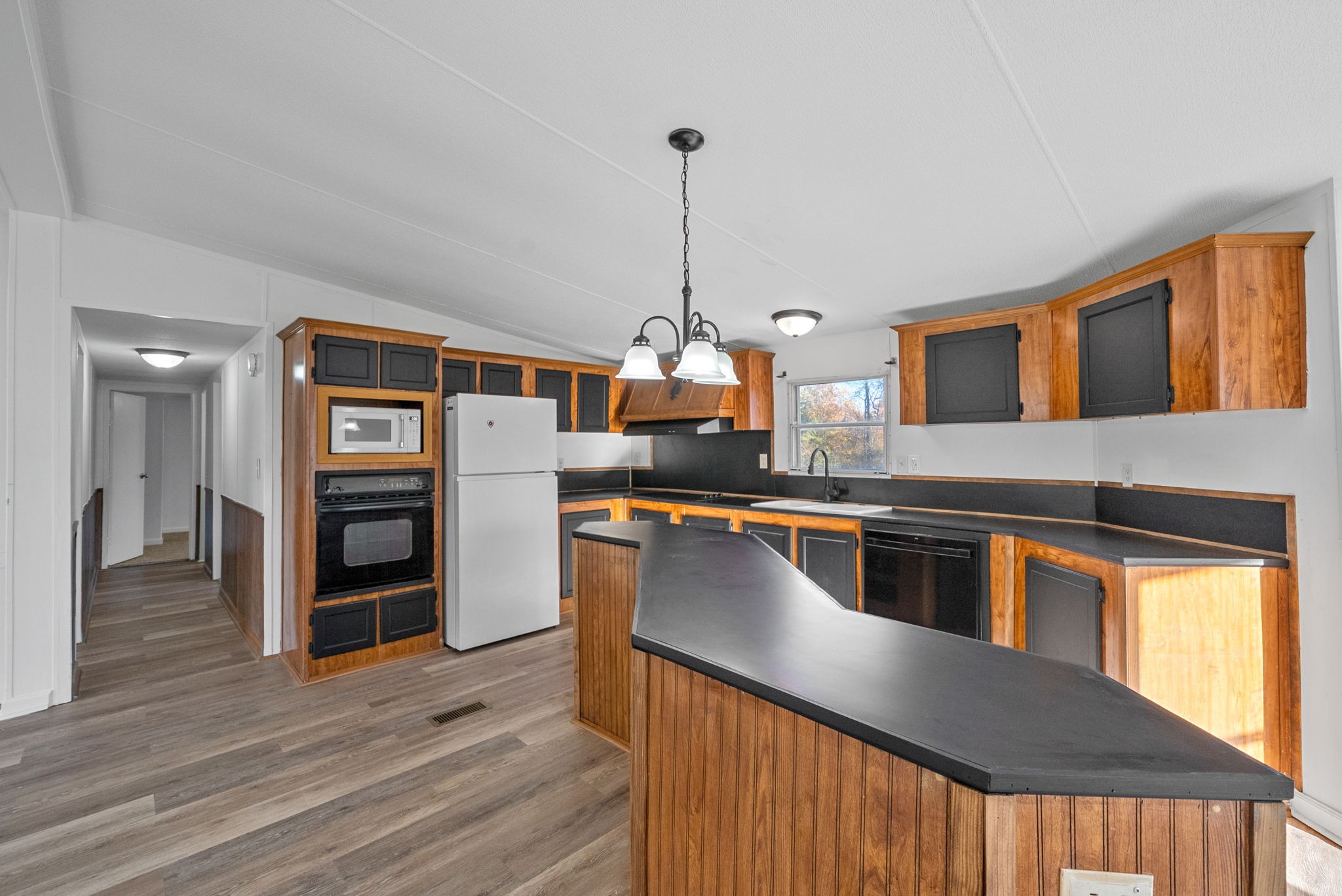 2804 Highway 49, E