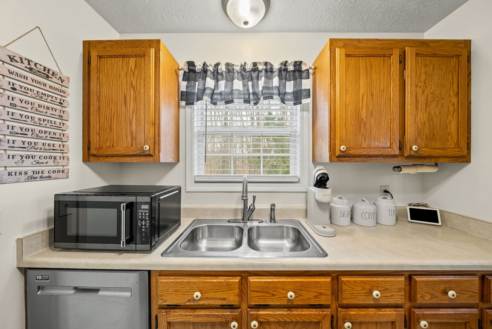 1140 Peter Pond Rd