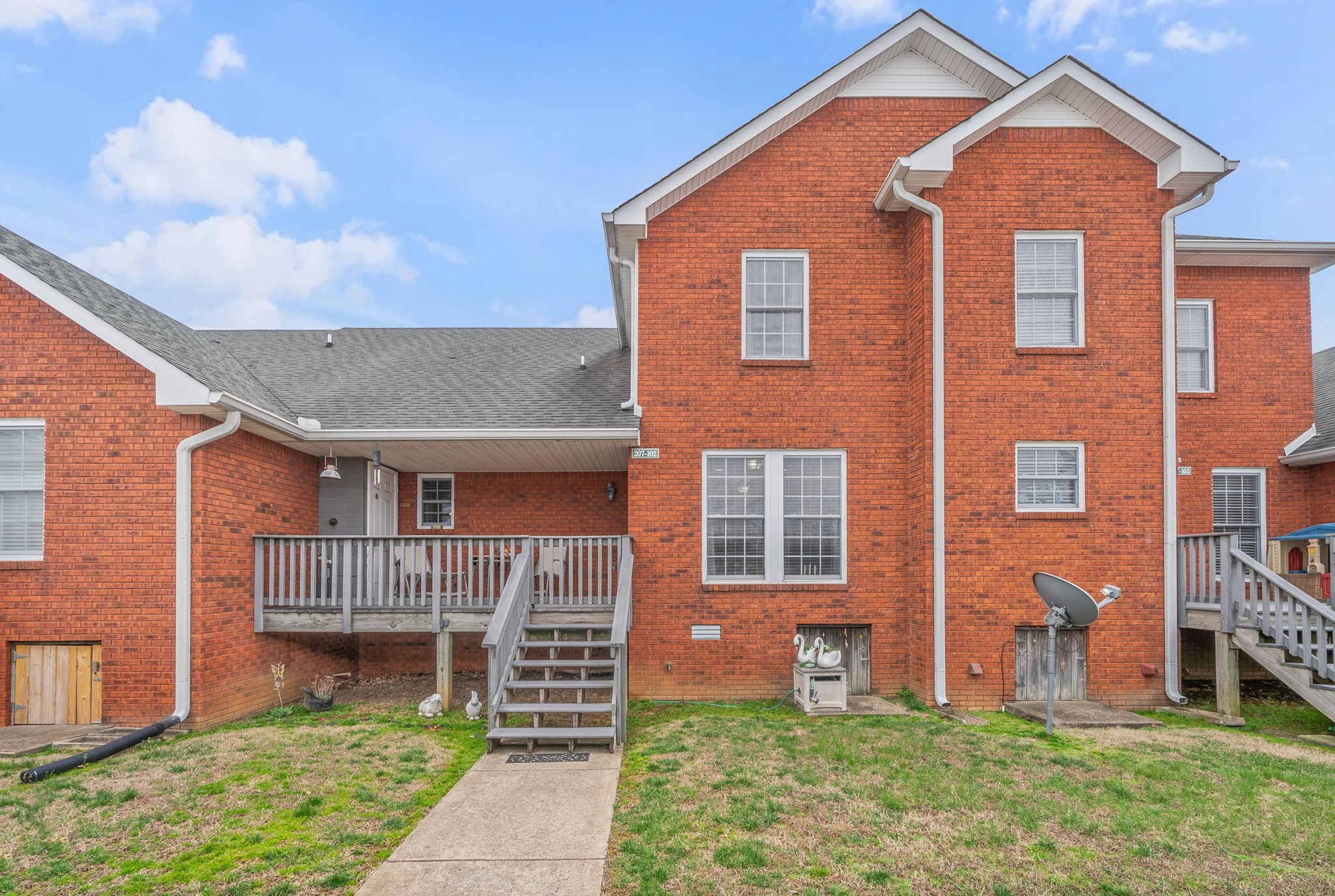 207 Bailey Ln Unit: 102