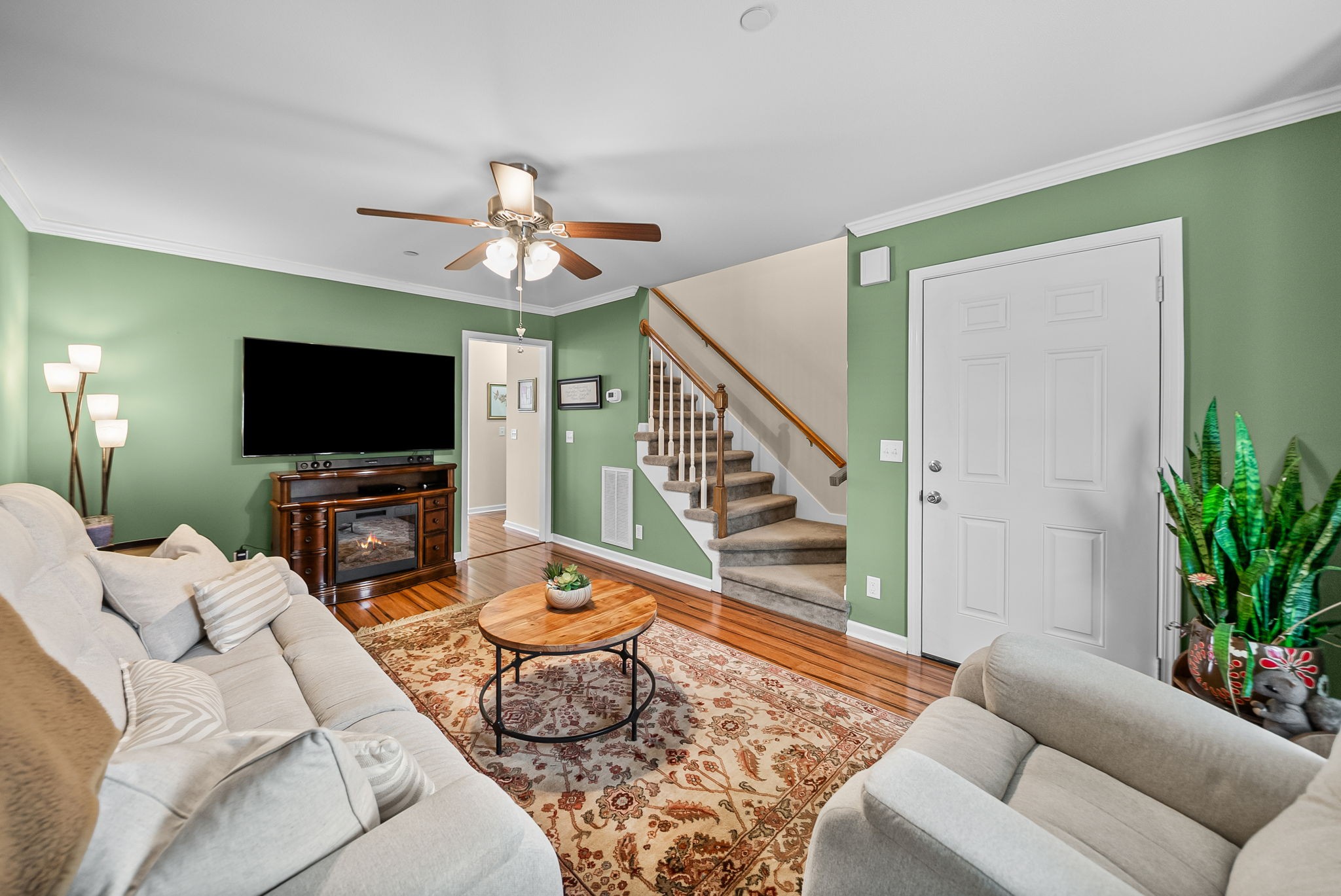 207 Bailey Ln Unit: 102