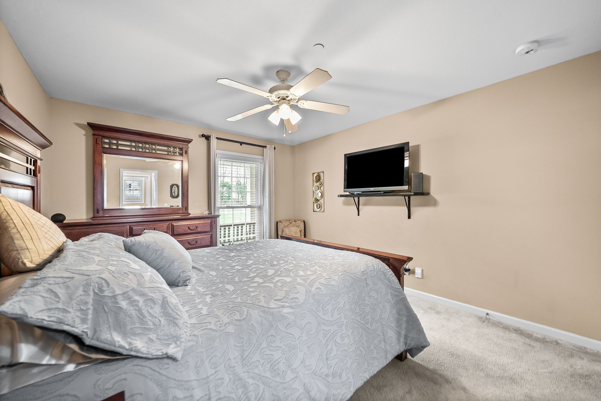 207 Bailey Ln Unit: 102