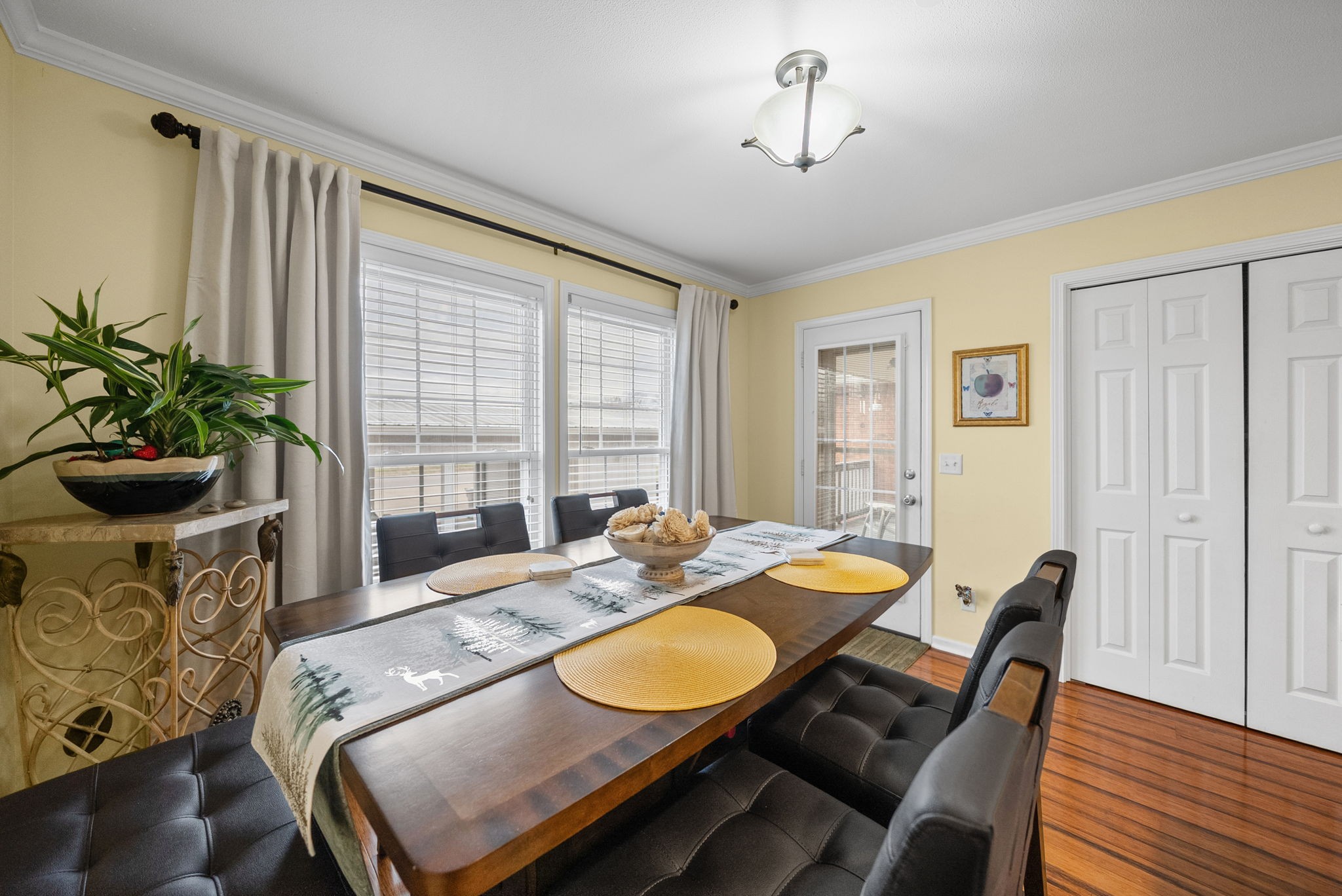207 Bailey Ln Unit: 102