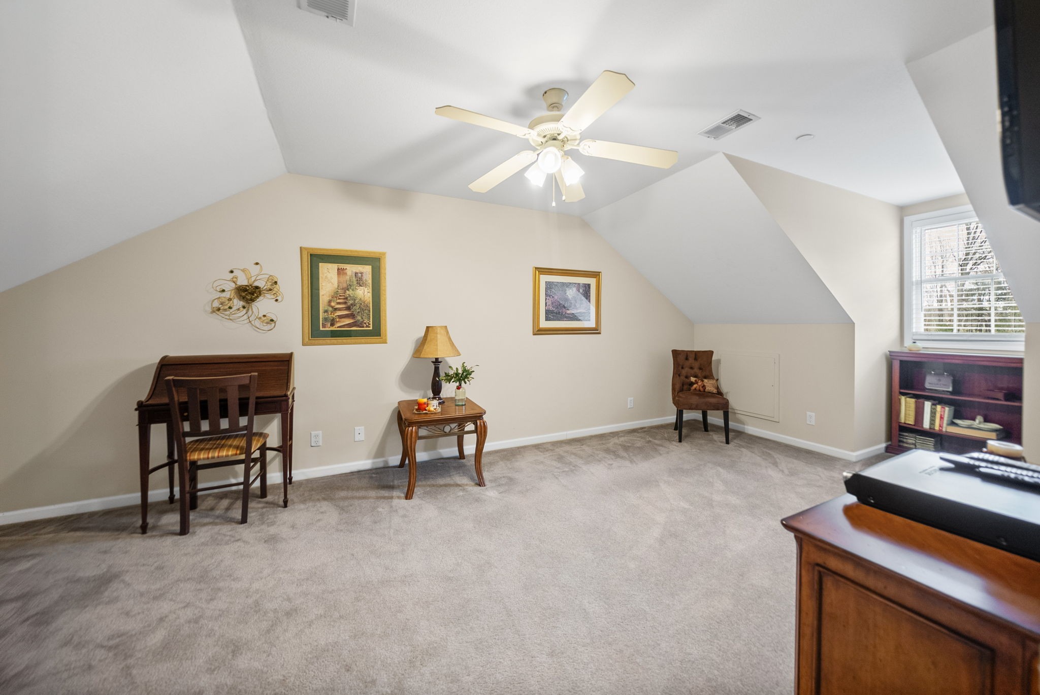 207 Bailey Ln Unit: 102