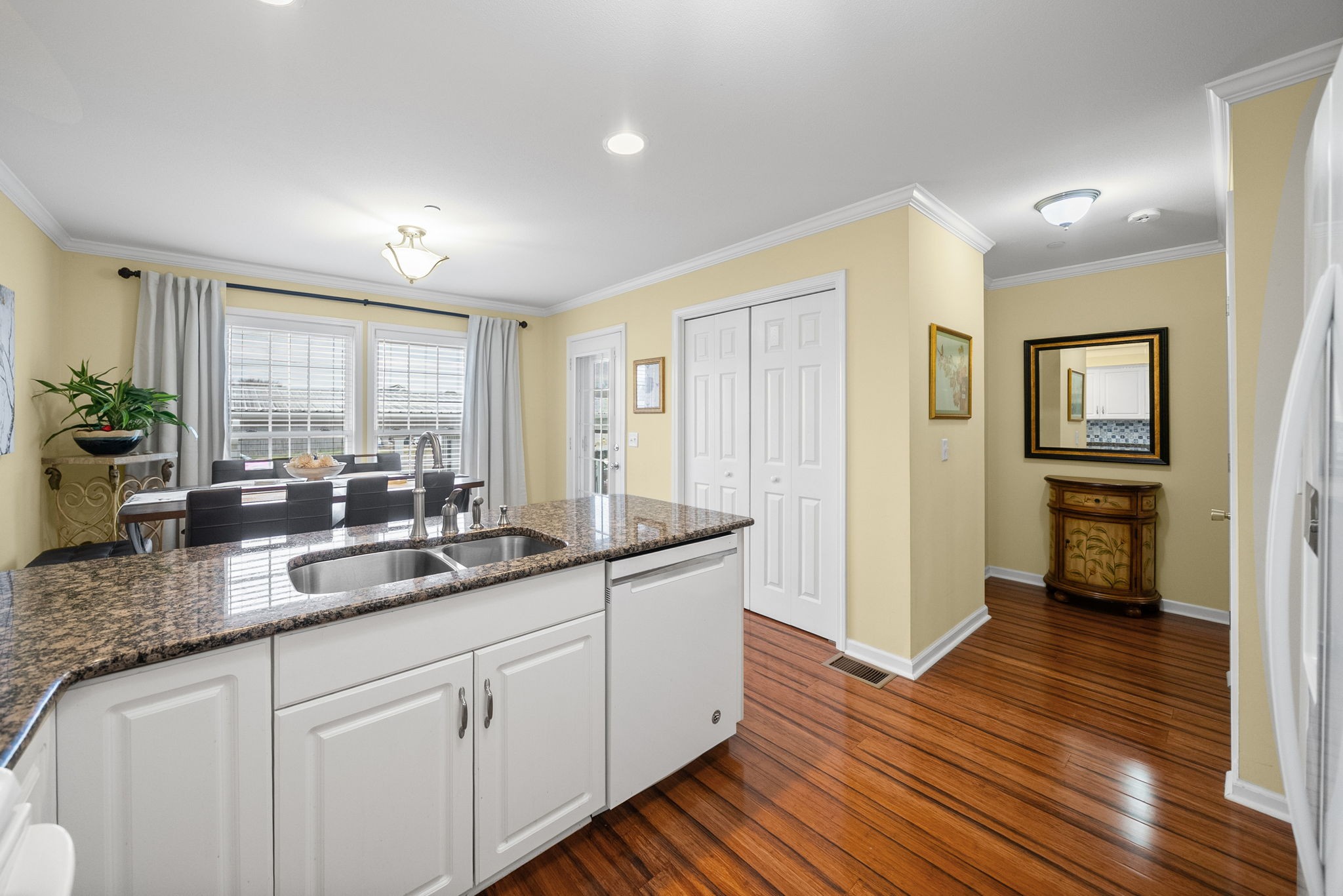 207 Bailey Ln Unit: 102