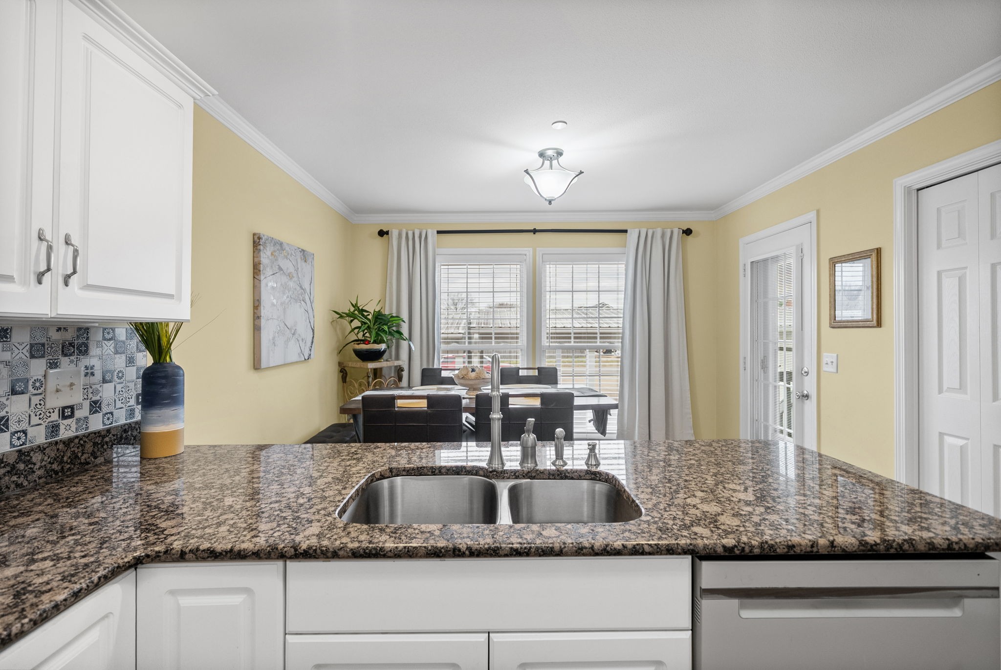 207 Bailey Ln Unit: 102