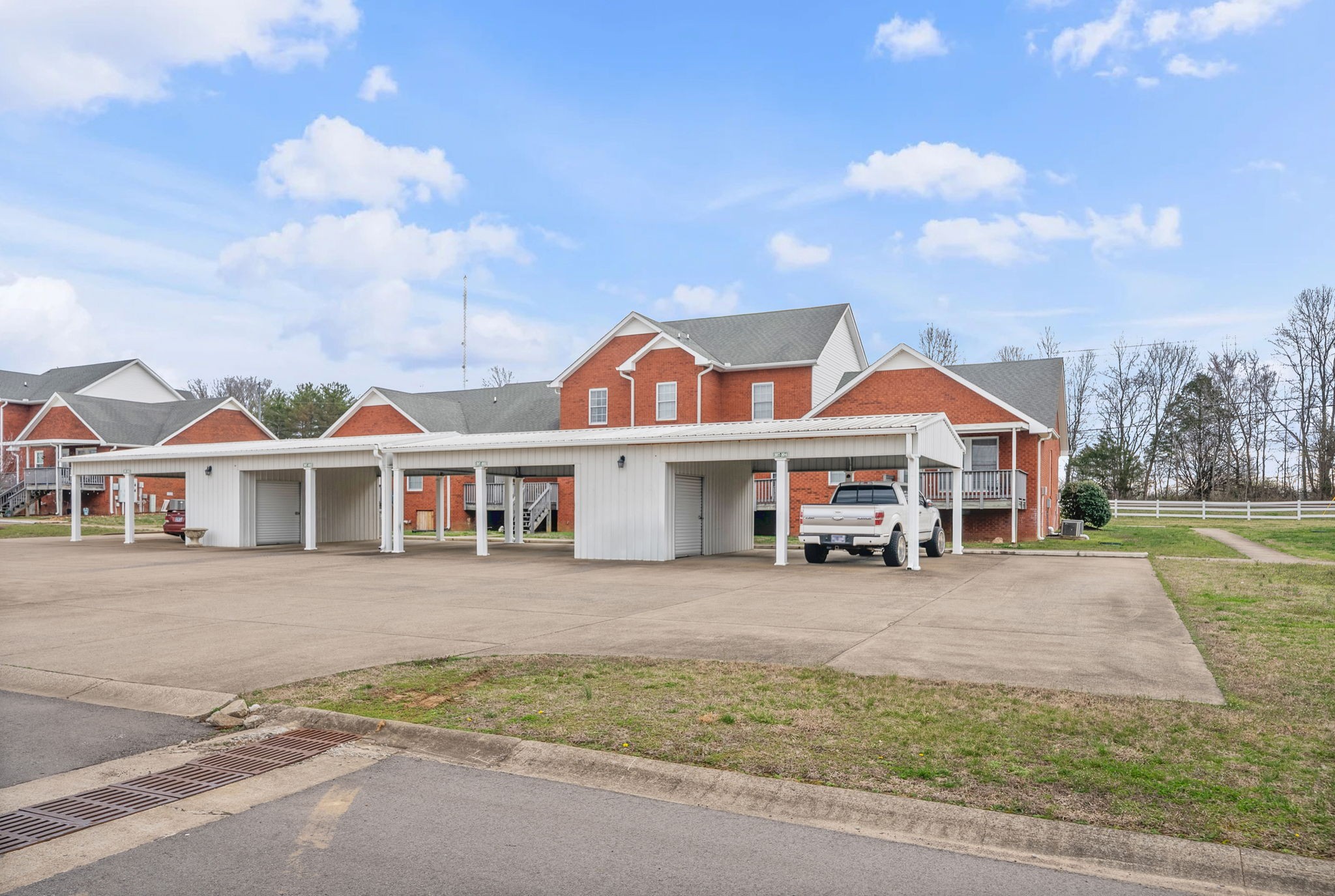 207 Bailey Ln Unit: 102