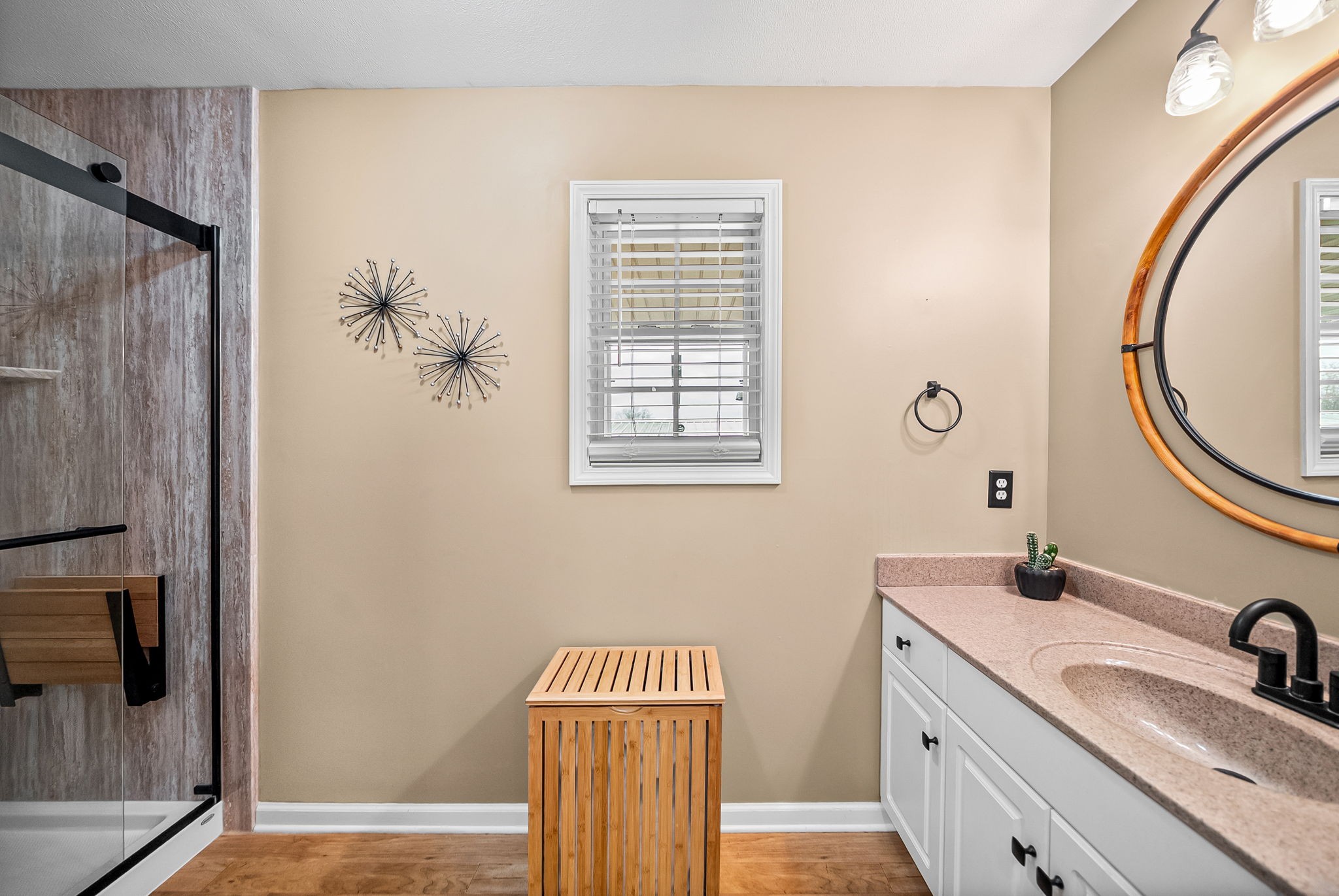 207 Bailey Ln Unit: 102