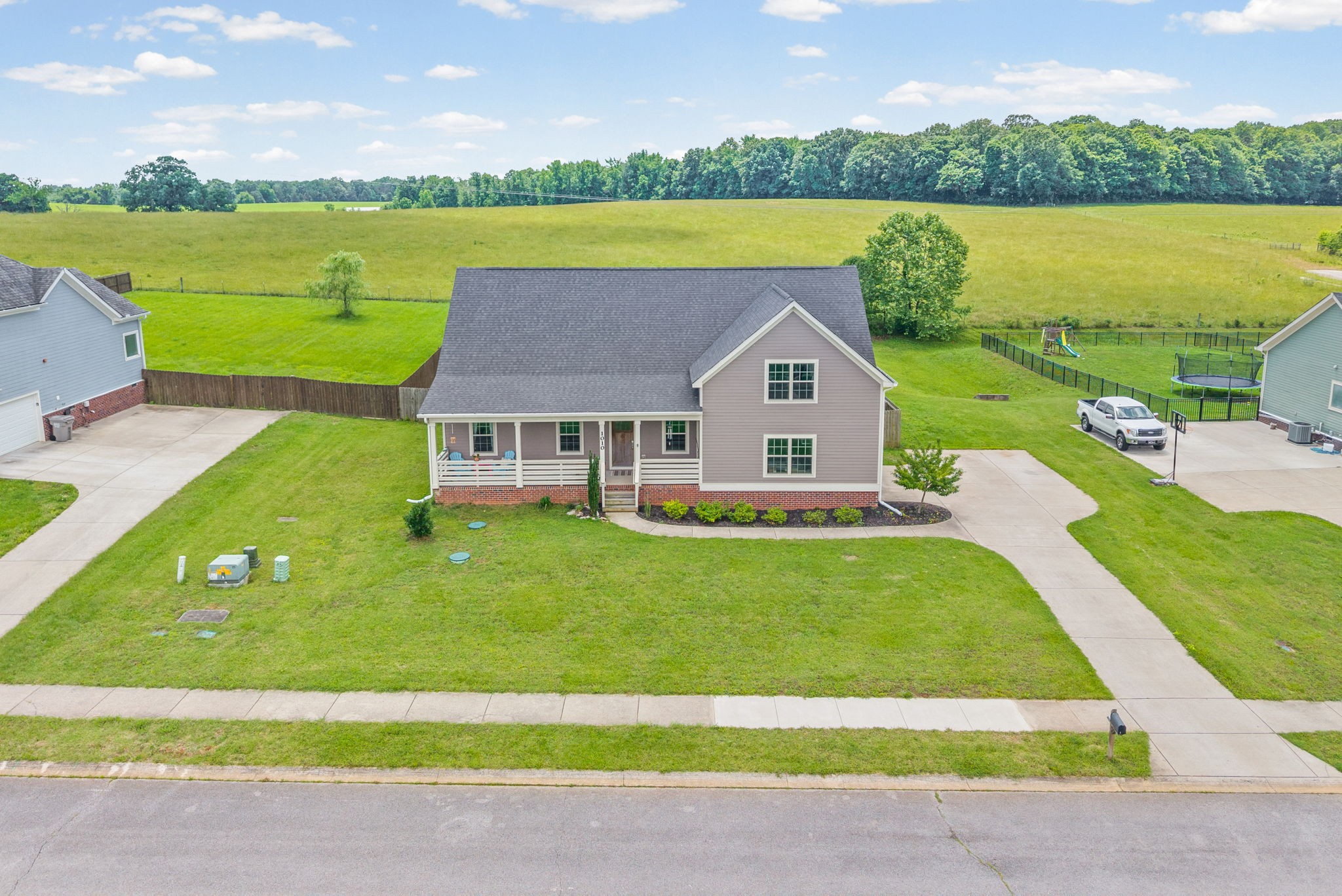 1010 Tulip Dr