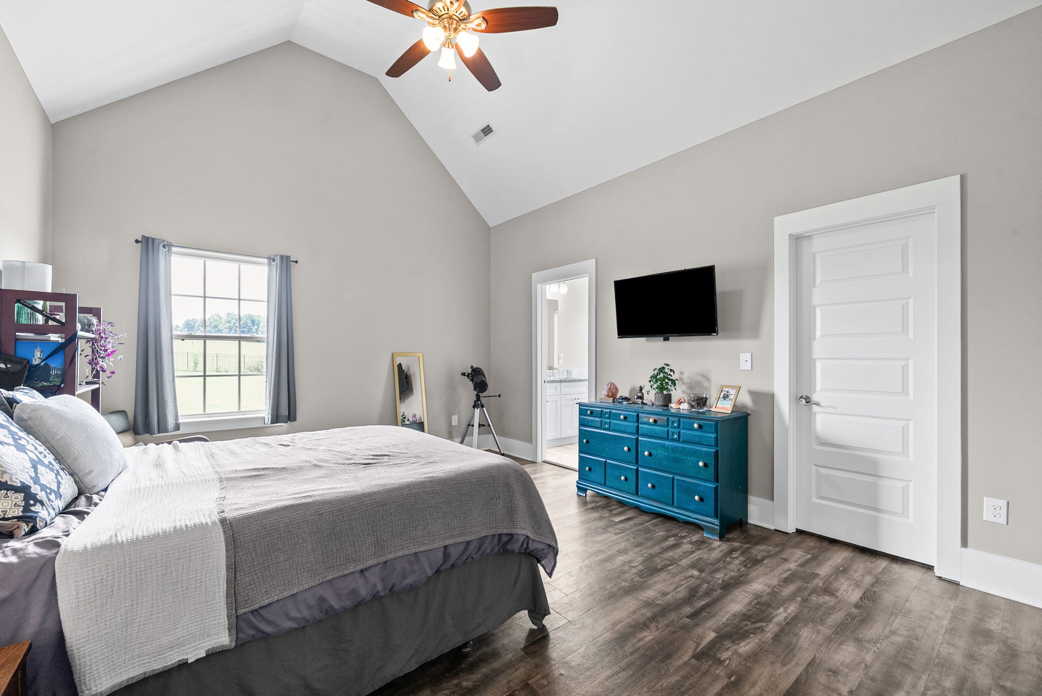1010 Tulip Dr