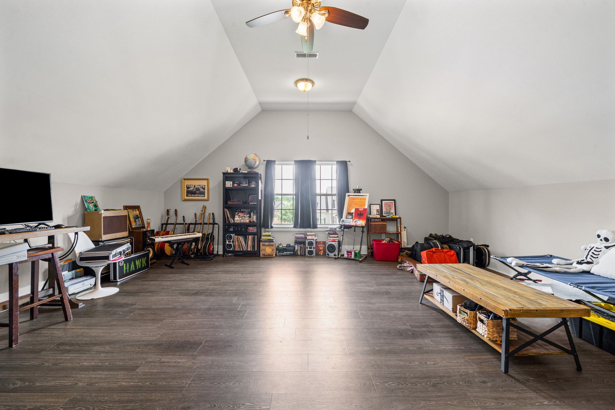 1010 Tulip Dr