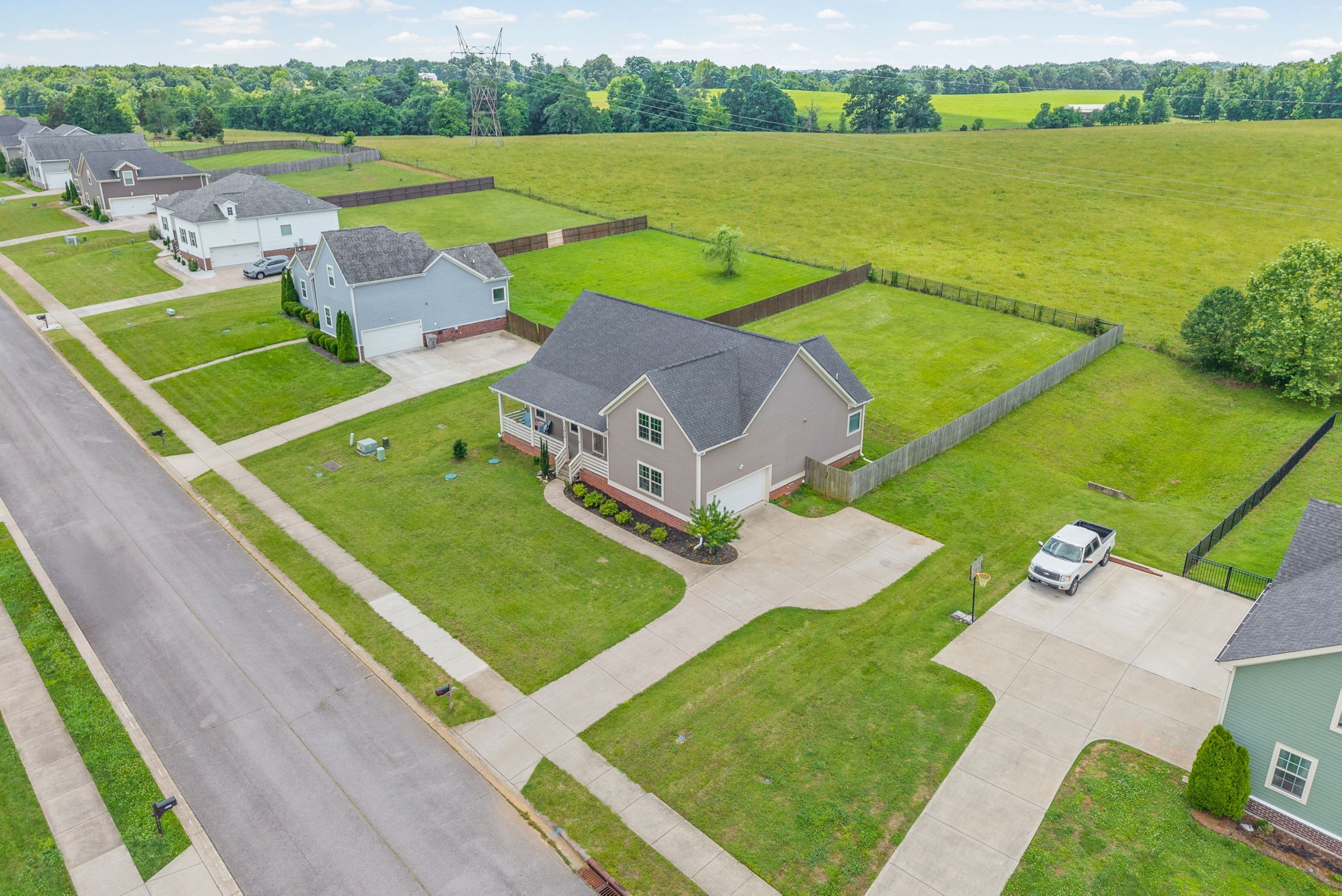 1010 Tulip Dr