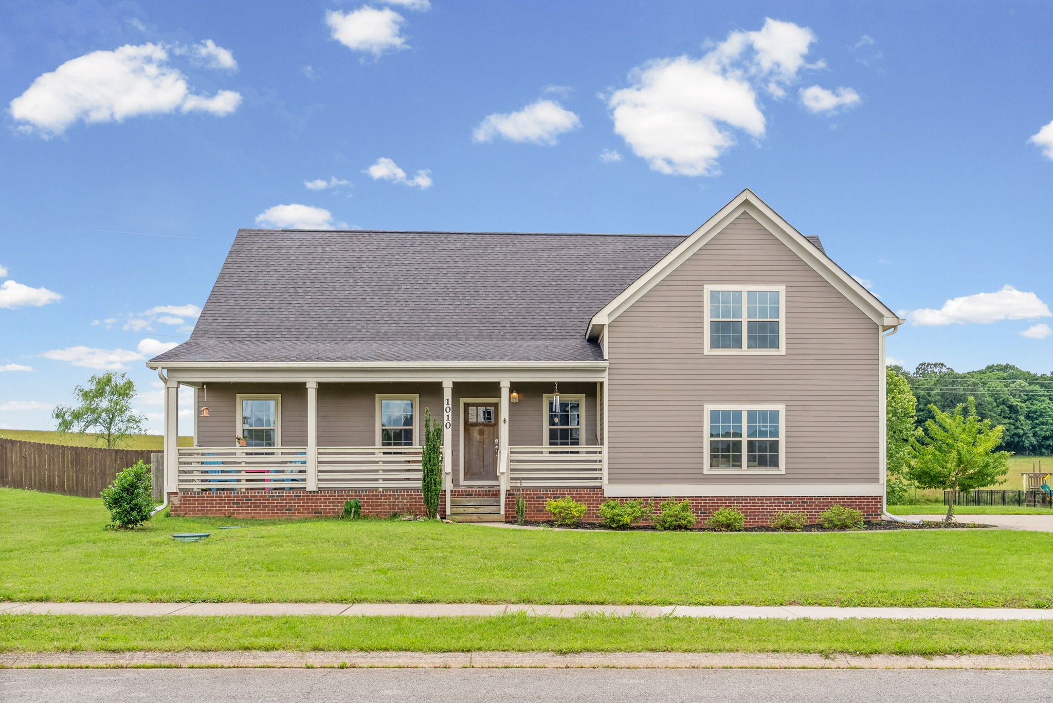1010 Tulip Dr