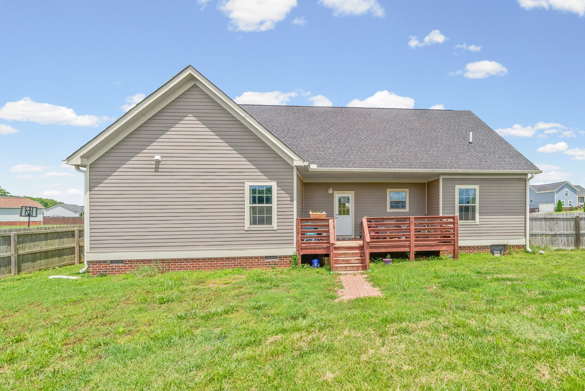 1010 Tulip Dr