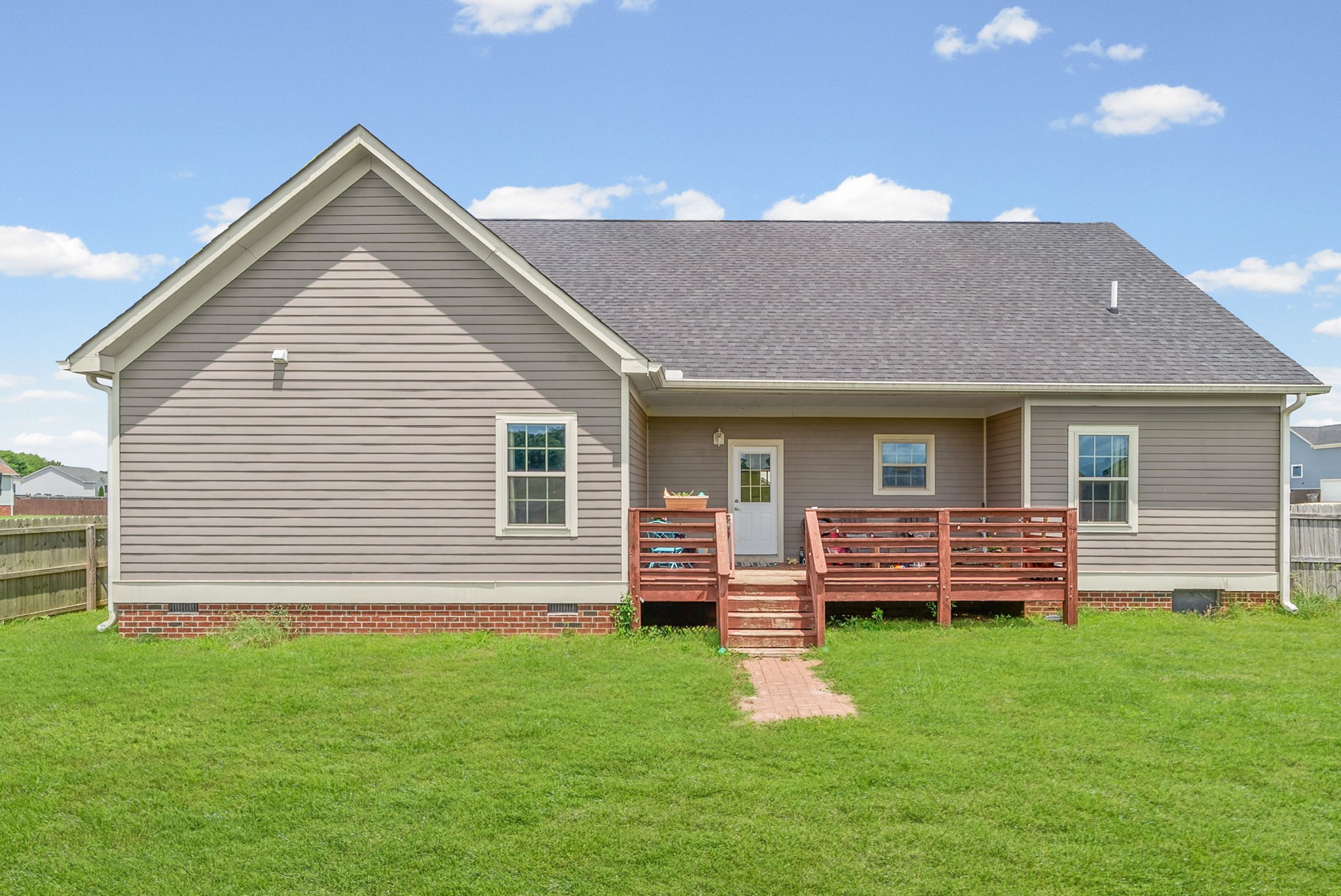 1010 Tulip Dr
