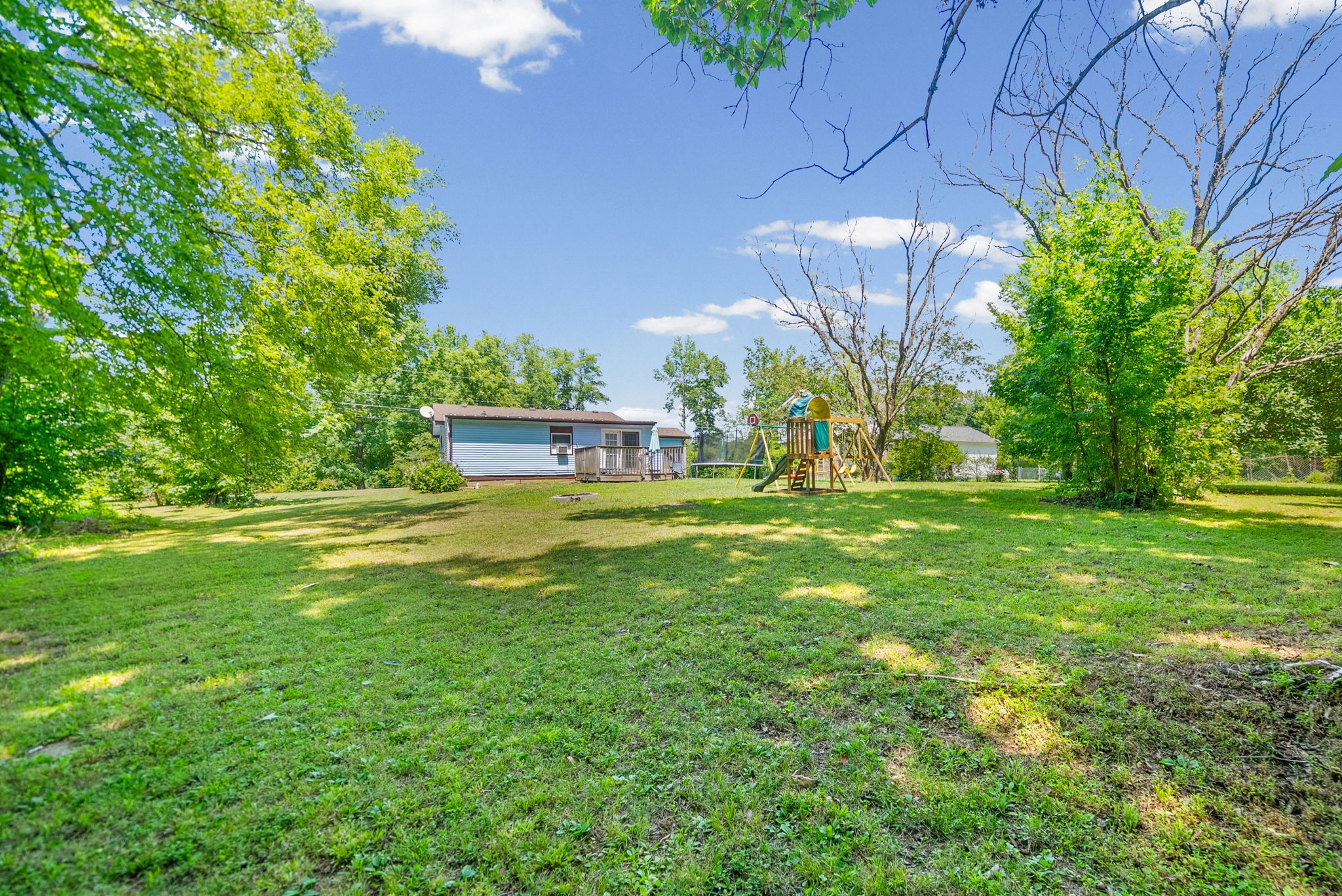 830 Potters Ln