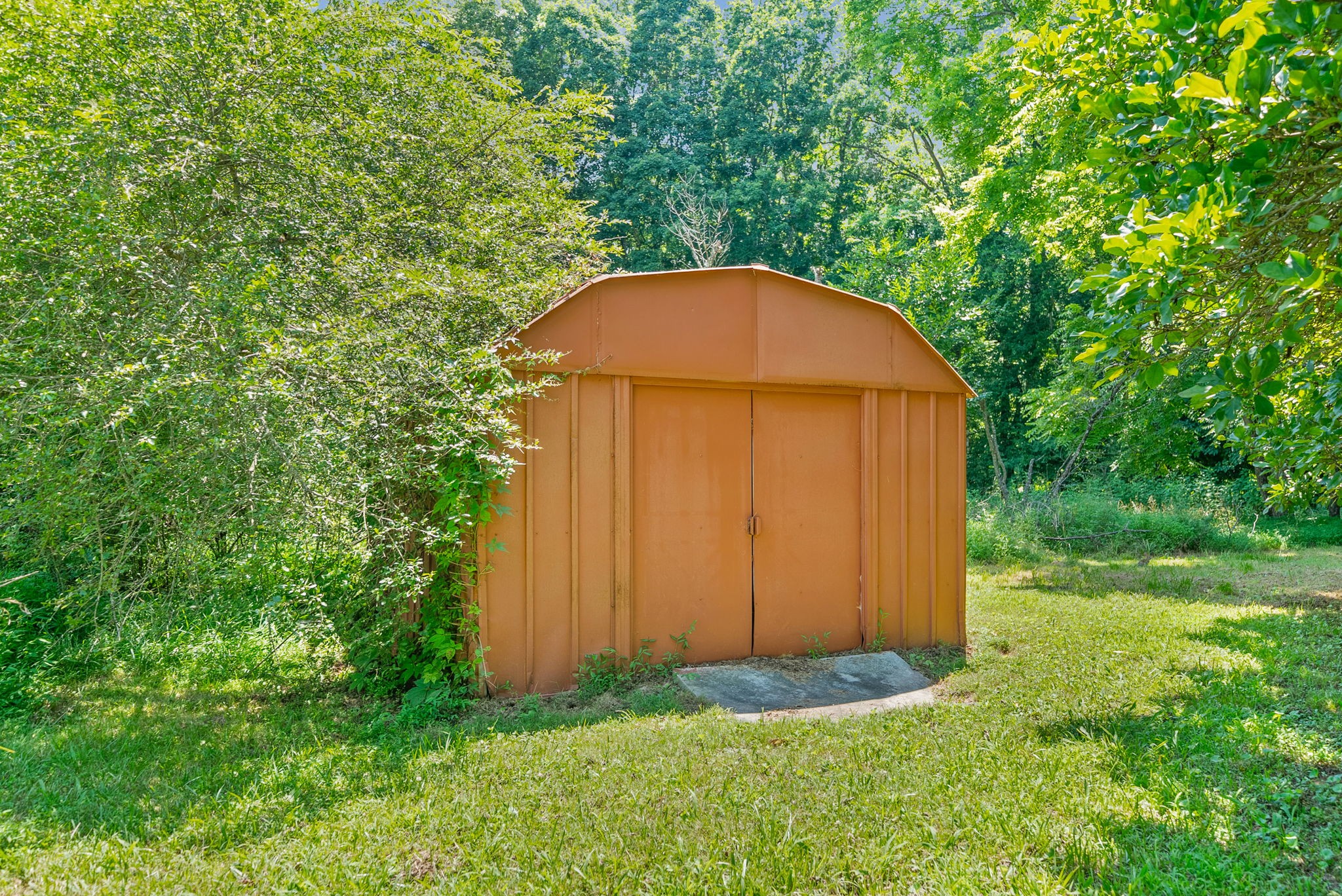830 Potters Ln