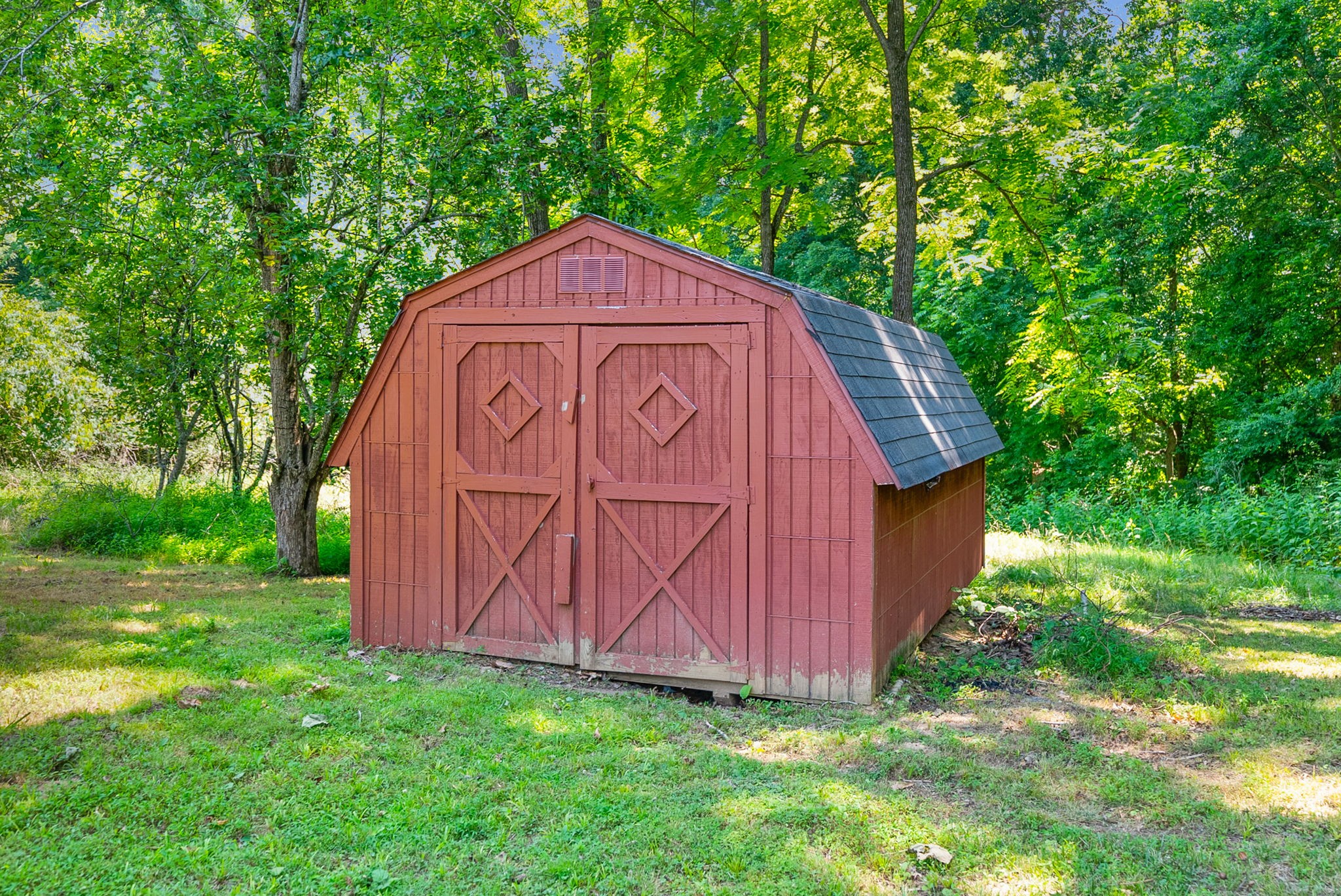 830 Potters Ln