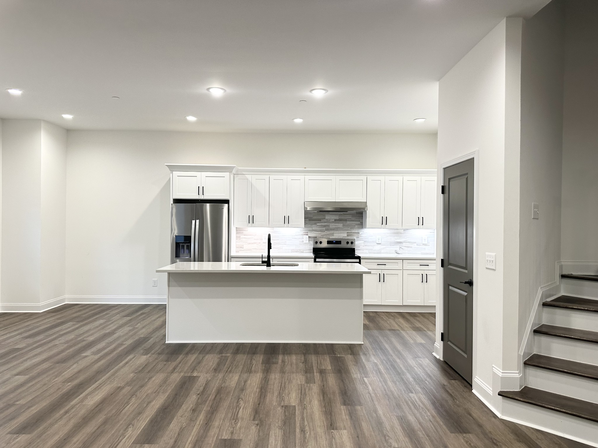 493 Centre St