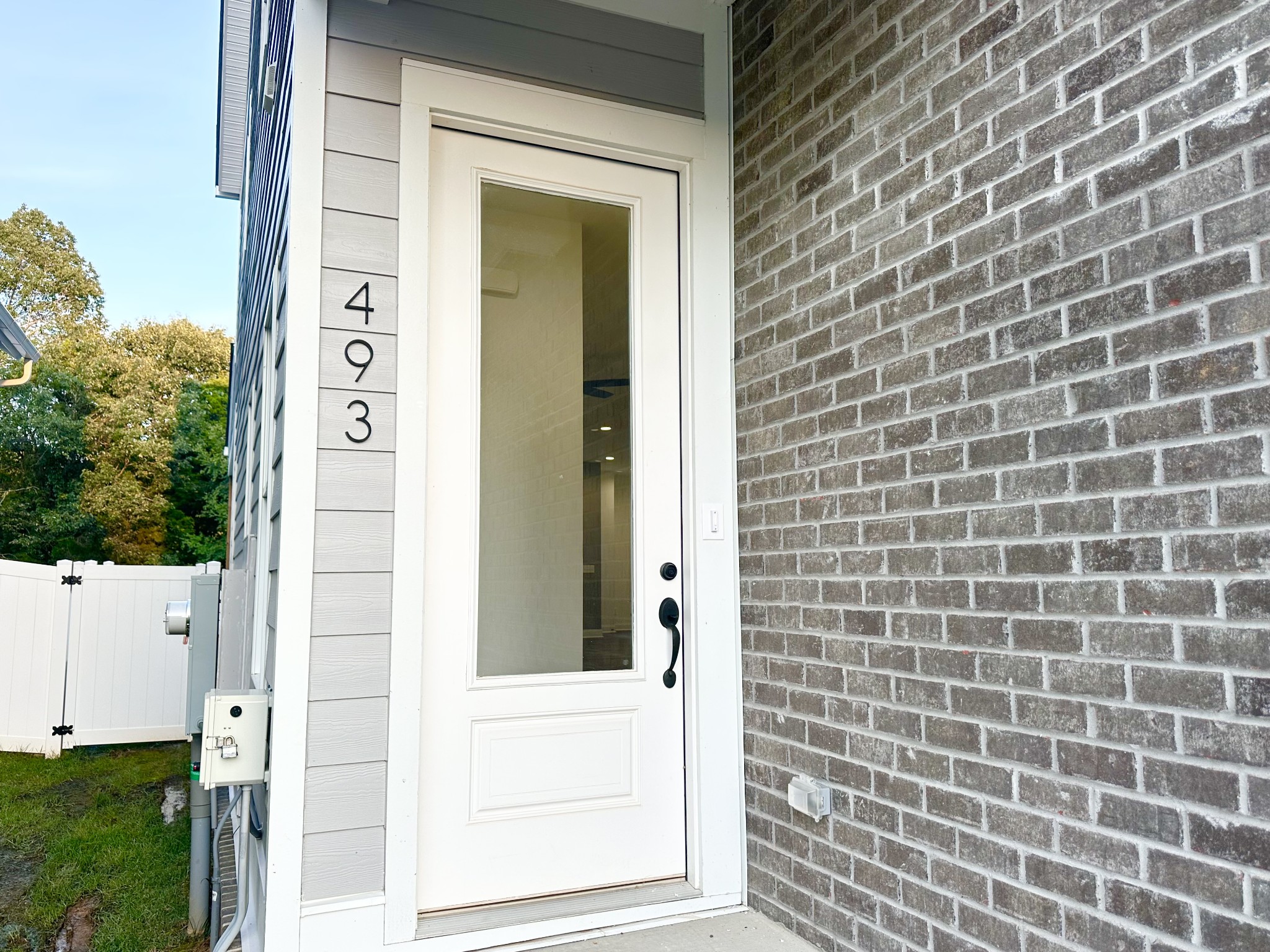493 Centre St