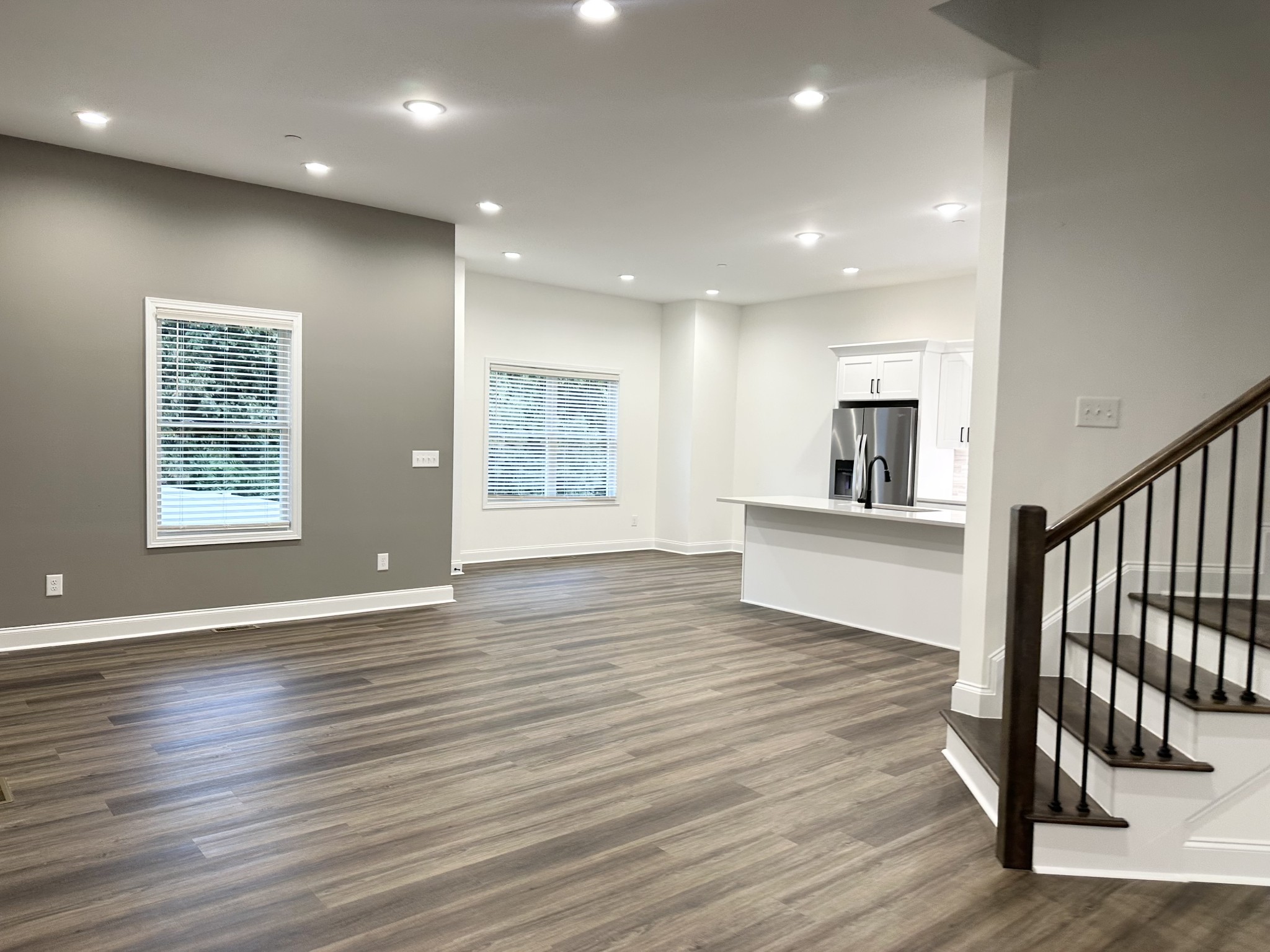 493 Centre St