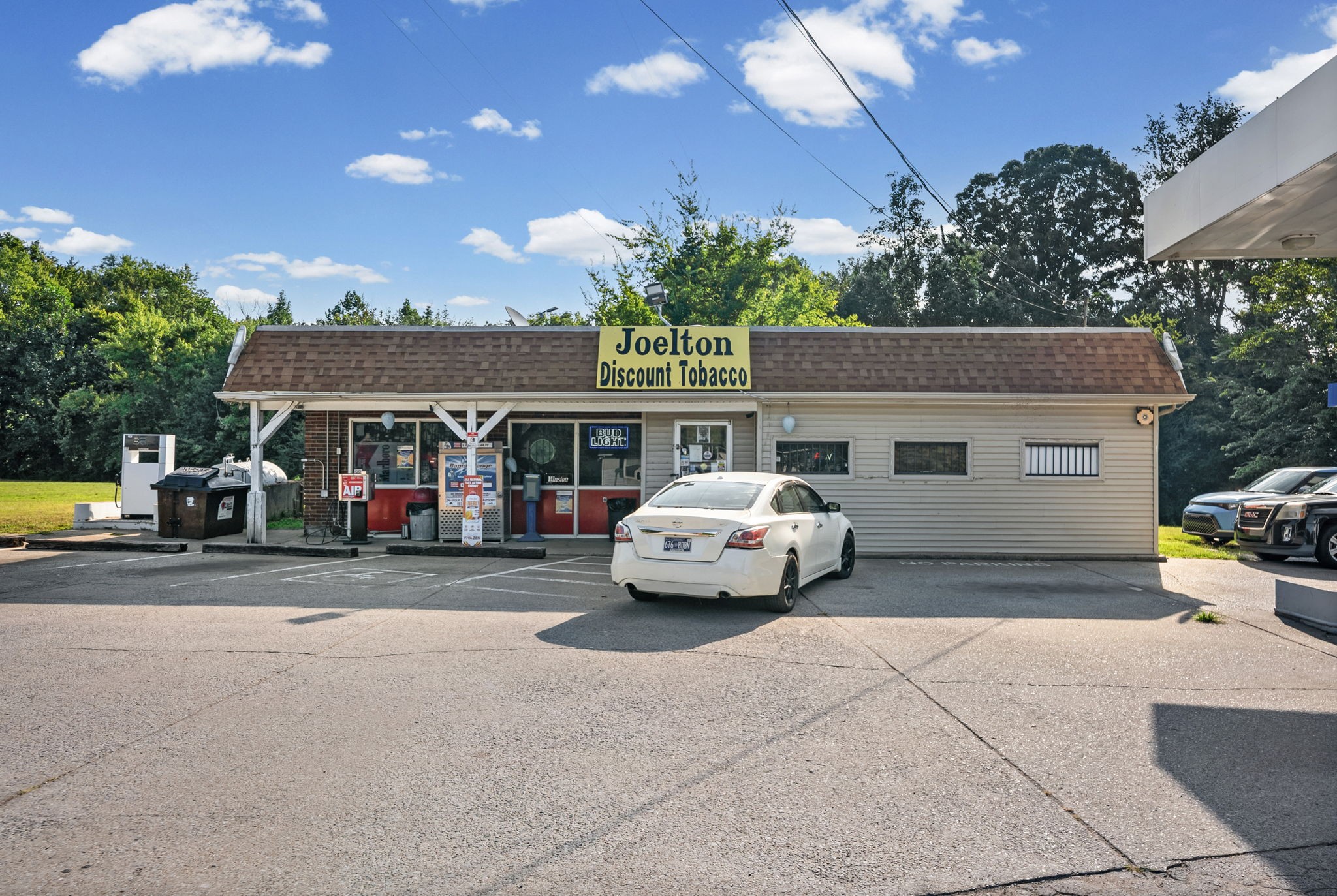 6210 Clarksville Pike