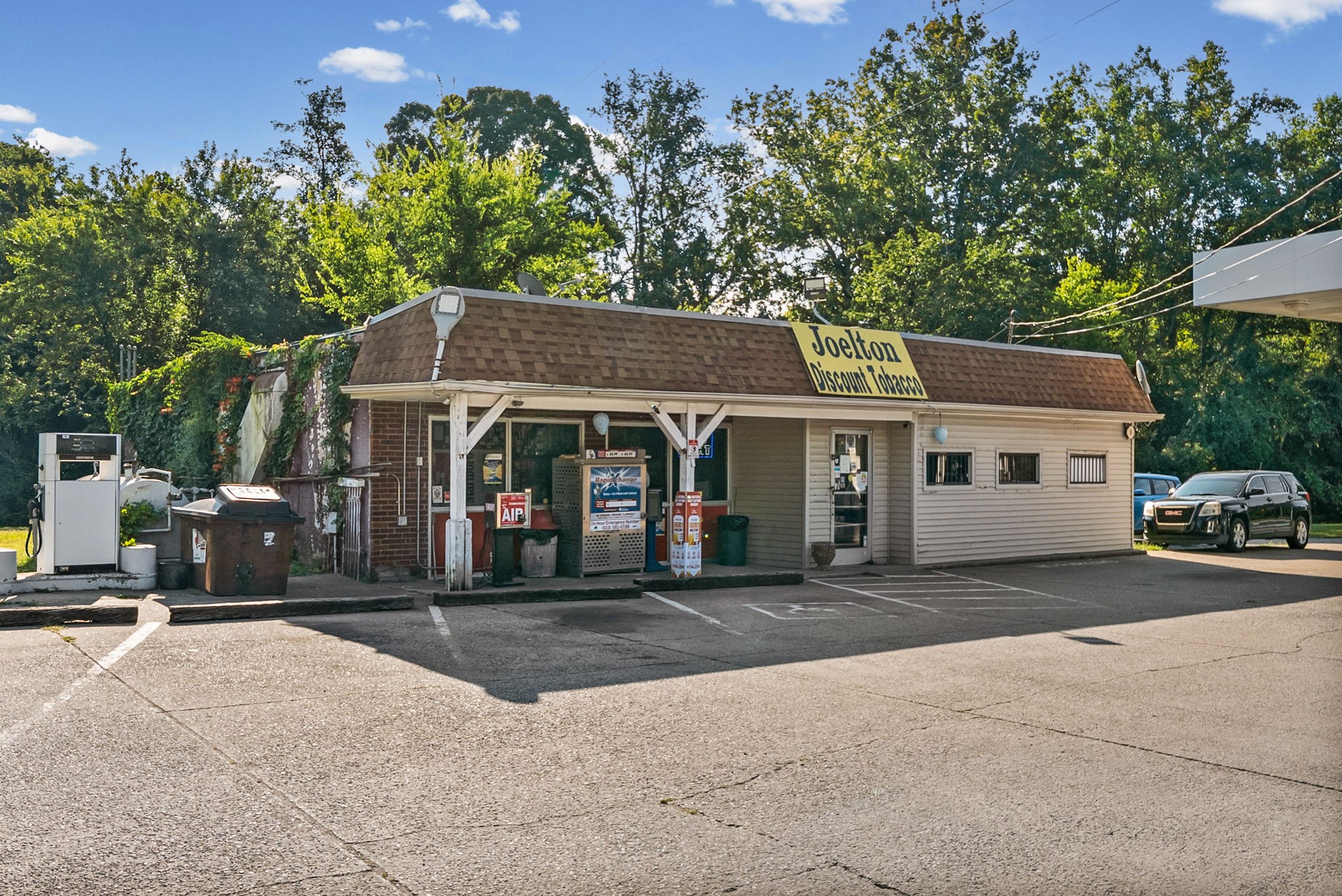 6210 Clarksville Pike