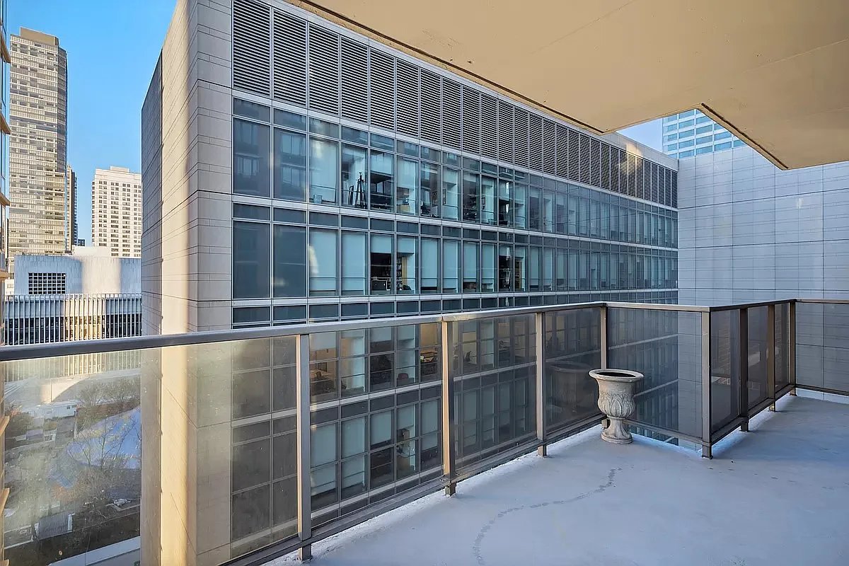 161 W 61st Street Apt 11C