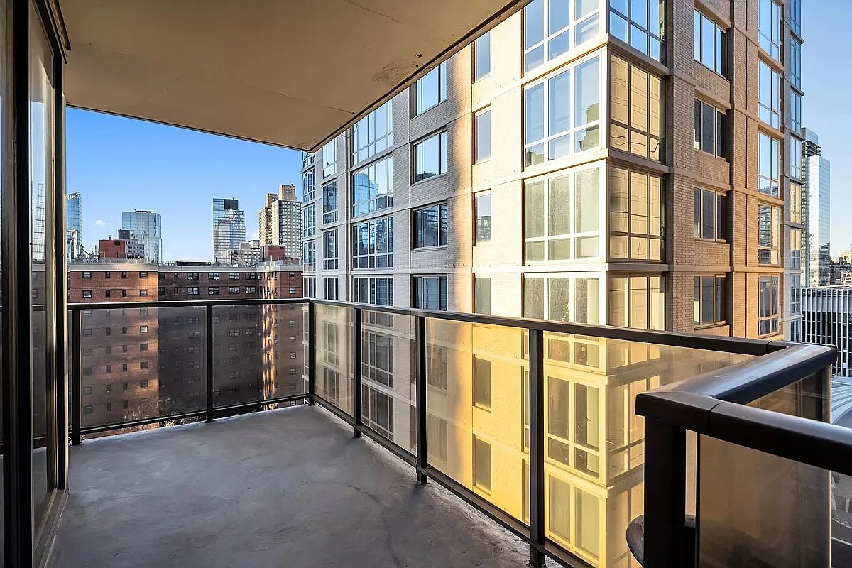 161 W 61st Street Apt 11C