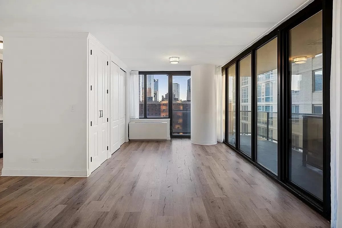 161 W 61st Street Apt 11C